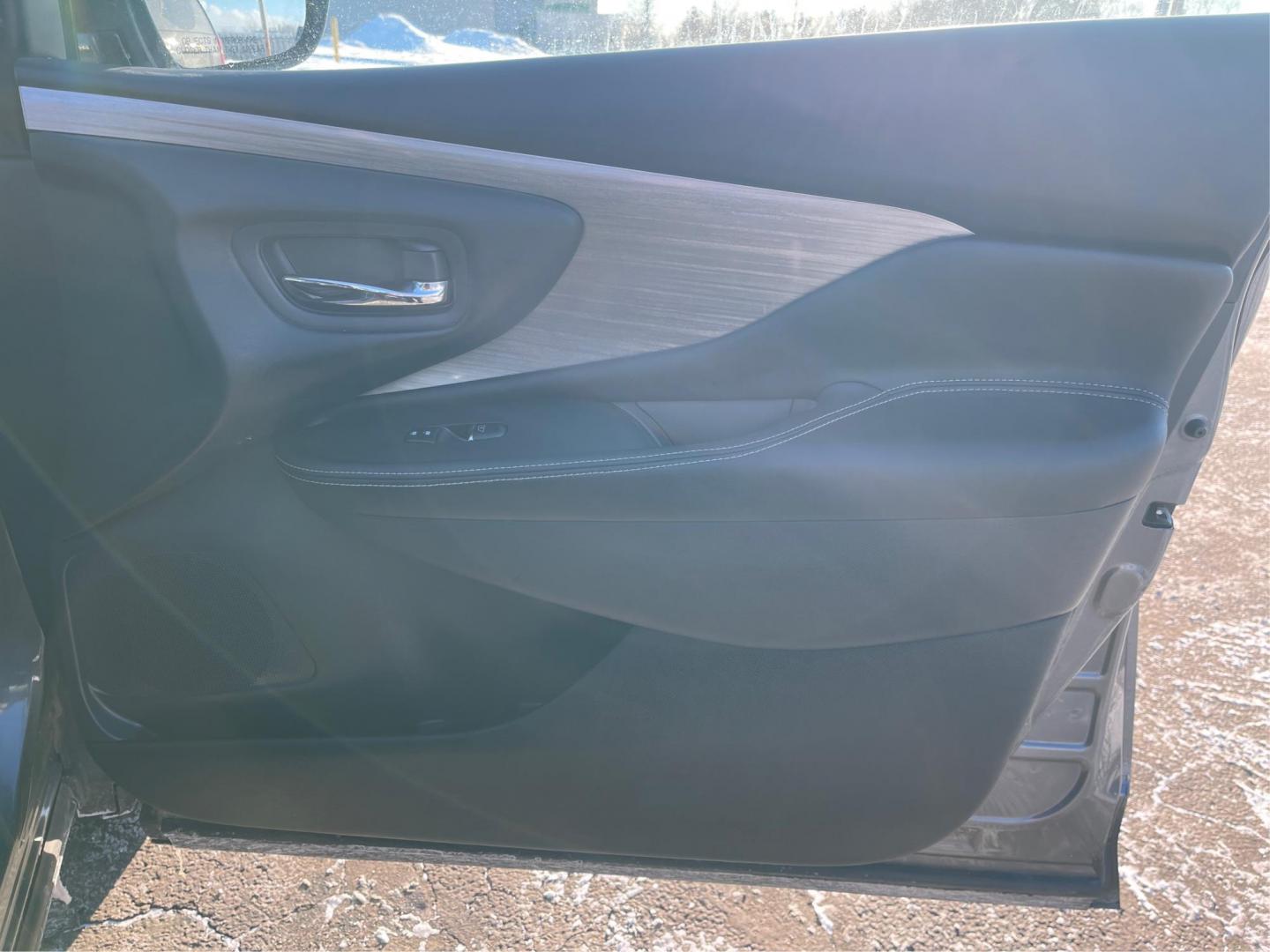 2018 Nissan Murano SL AWD (5N1AZ2MH4JN) with an 3.5L V6 DOHC 24V engine, Continuously Variable Transmission transmission, located at 880 E. National Road, OH, 45377, (937) 908-9800, 39.891918, -84.183975 - Photo#19