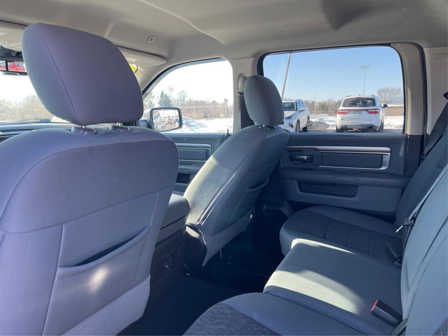 2018 Ram 1500 SLT Crew Cab SWB 4WD (1C6RR7LT9JS) with an 5.7L V8 OHV 16V engine, 8-Speed Automatic transmission, located at 1230 East Main St, Xenia, OH, 45385, (937) 908-9800, 39.688042, -83.910538 - Photo#9