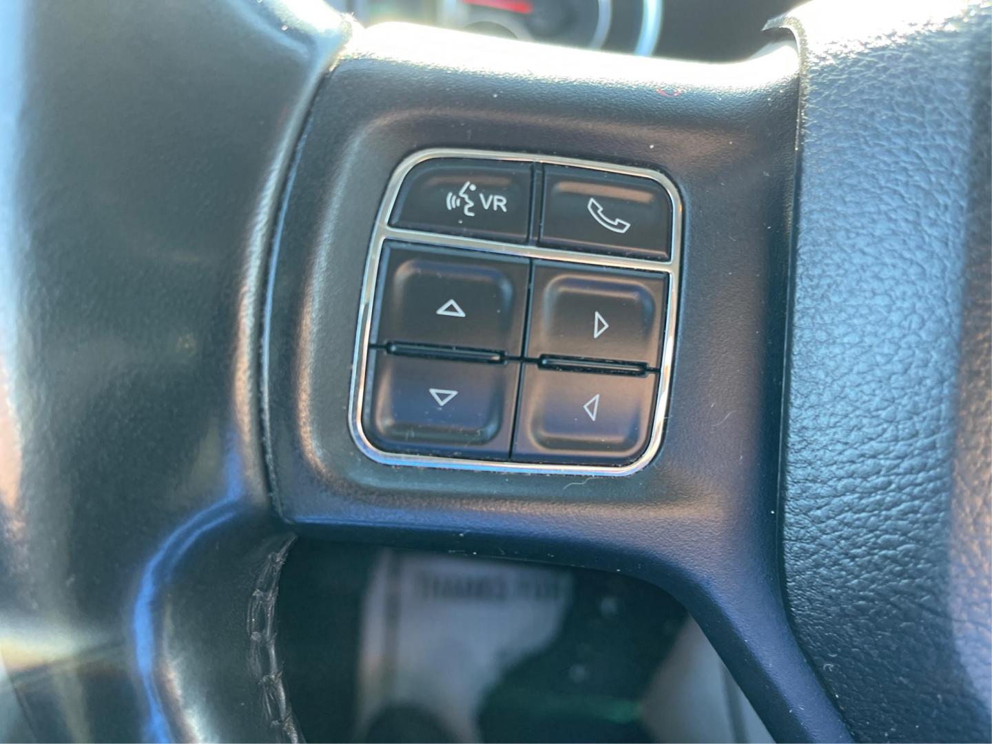 2018 Ram 1500 SLT Crew Cab SWB 4WD (1C6RR7LT9JS) with an 5.7L V8 OHV 16V engine, 8-Speed Automatic transmission, located at 1230 East Main St, Xenia, OH, 45385, (937) 908-9800, 39.688042, -83.910538 - Photo#14