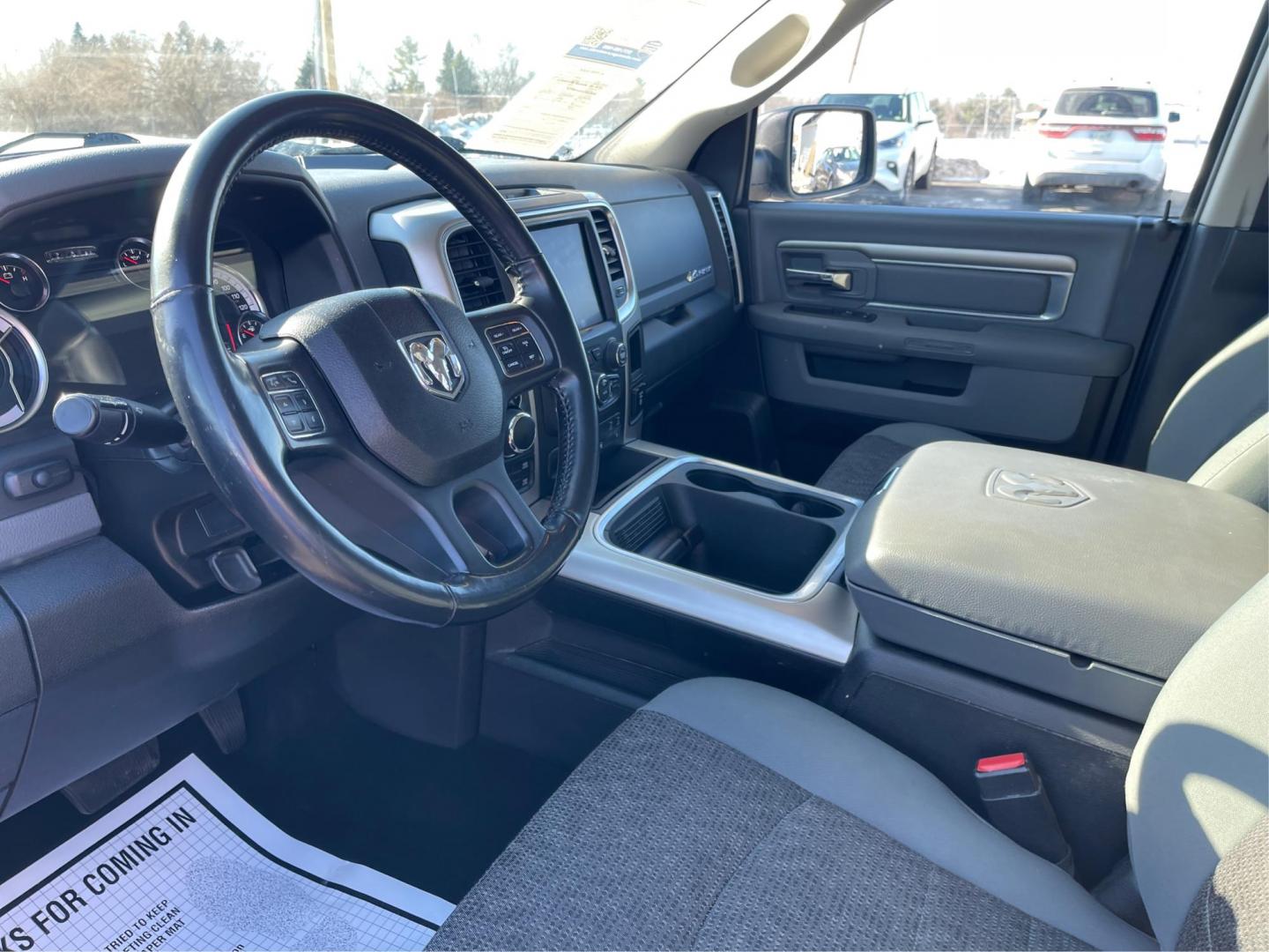 2018 Ram 1500 SLT Crew Cab SWB 4WD (1C6RR7LT9JS) with an 5.7L V8 OHV 16V engine, 8-Speed Automatic transmission, located at 1230 East Main St, Xenia, OH, 45385, (937) 908-9800, 39.688042, -83.910538 - Photo#8