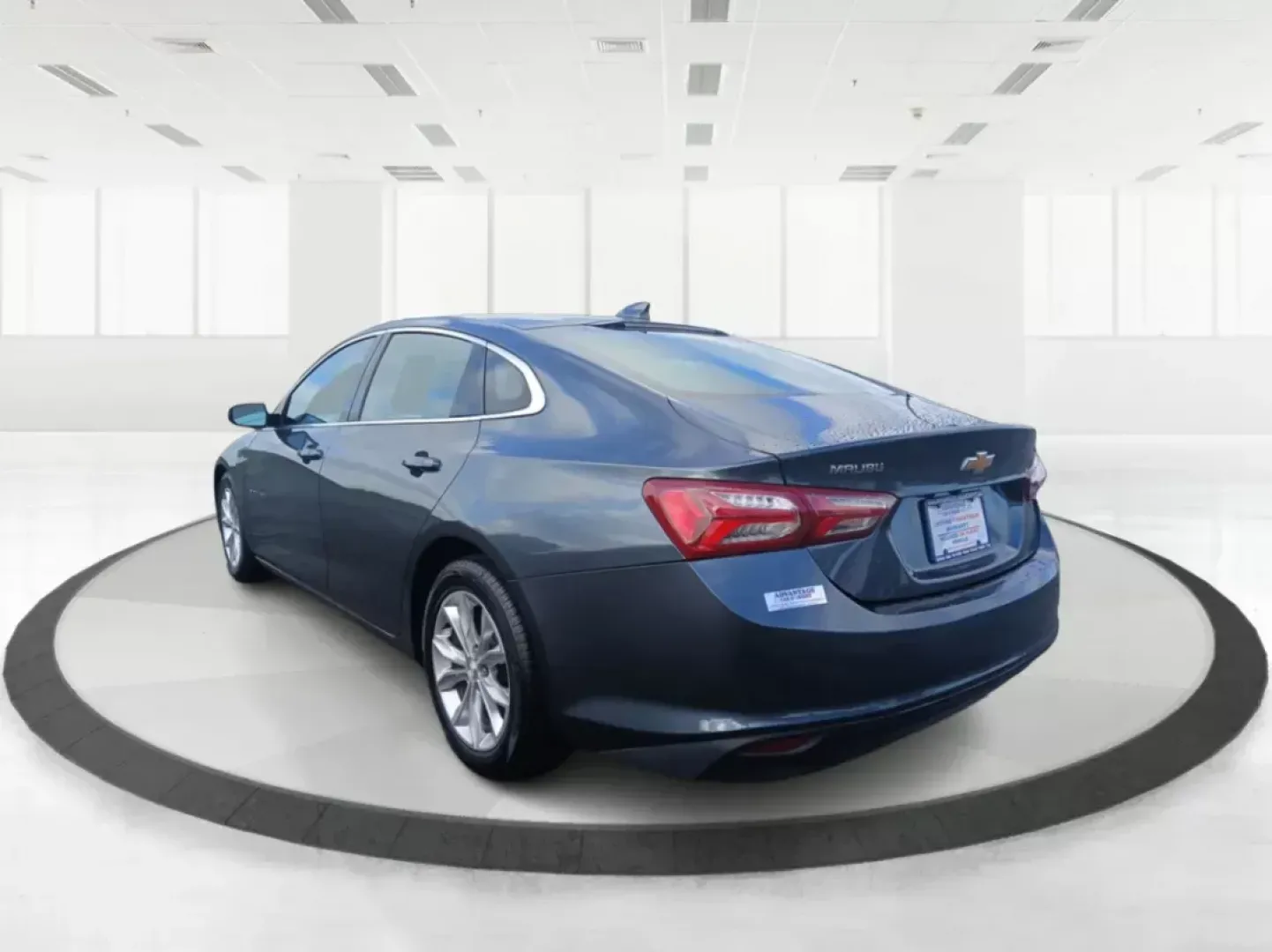 2019 Chevrolet Malibu LT (1G1ZD5ST2KF) with an 1.5L L4 DOHC 16V engine, 6-Speed Automatic transmission, located at 1099 N County Rd 25A , Troy, OH, 45373, (937) 908-9800, 40.057041, -84.215462 - Photo#5