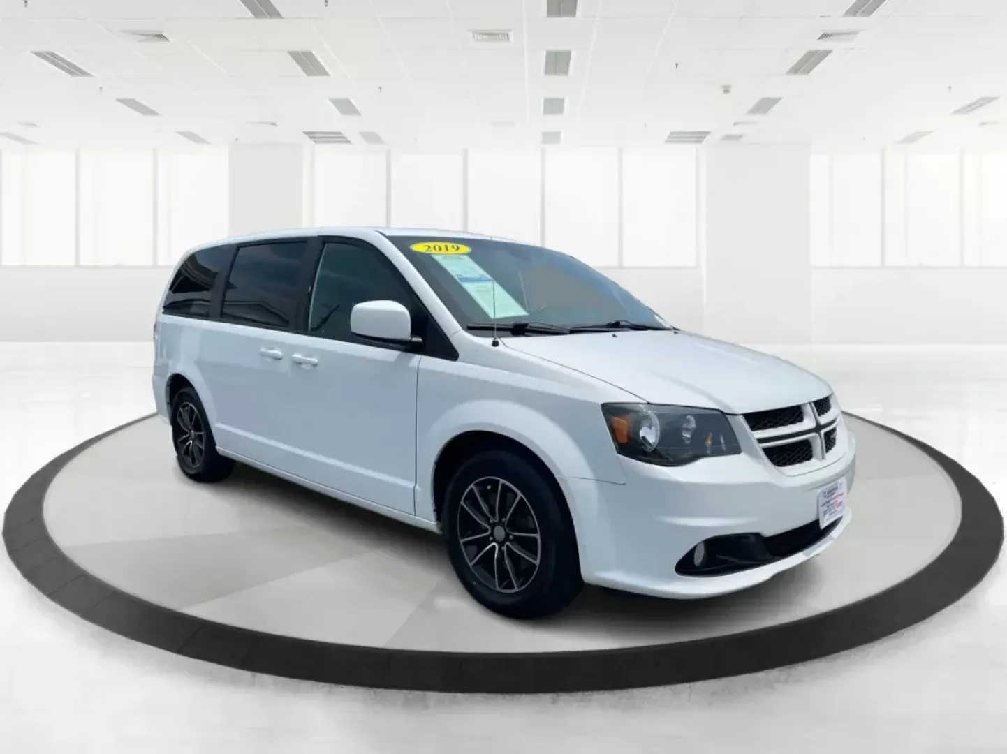 2019 Dodge Grand Caravan GT (2C4RDGEG7KR) with an Pentastar 3.6L V-6 DOHC engine, located at 880 E. National Road, OH, 45377, (937) 908-9800, 39.891918, -84.183975 - Photo#0