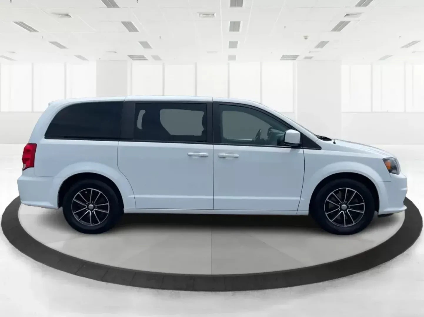 2019 Dodge Grand Caravan GT (2C4RDGEG7KR) with an Pentastar 3.6L V-6 DOHC engine, located at 880 E. National Road, OH, 45377, (937) 908-9800, 39.891918, -84.183975 - Photo#1