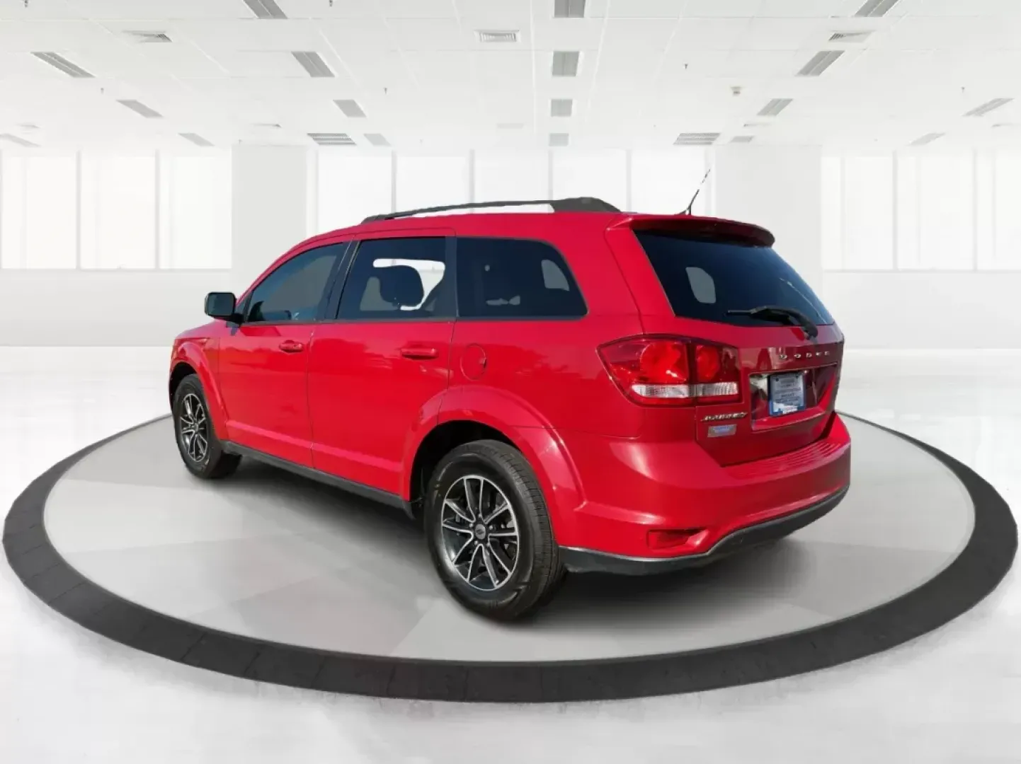 2019 Dodge Journey SE (3C4PDCBBXKT) with an Other engine, located at 1230 East Main St, Xenia, OH, 45385, (937) 908-9800, 39.688042, -83.910538 - Photo#4