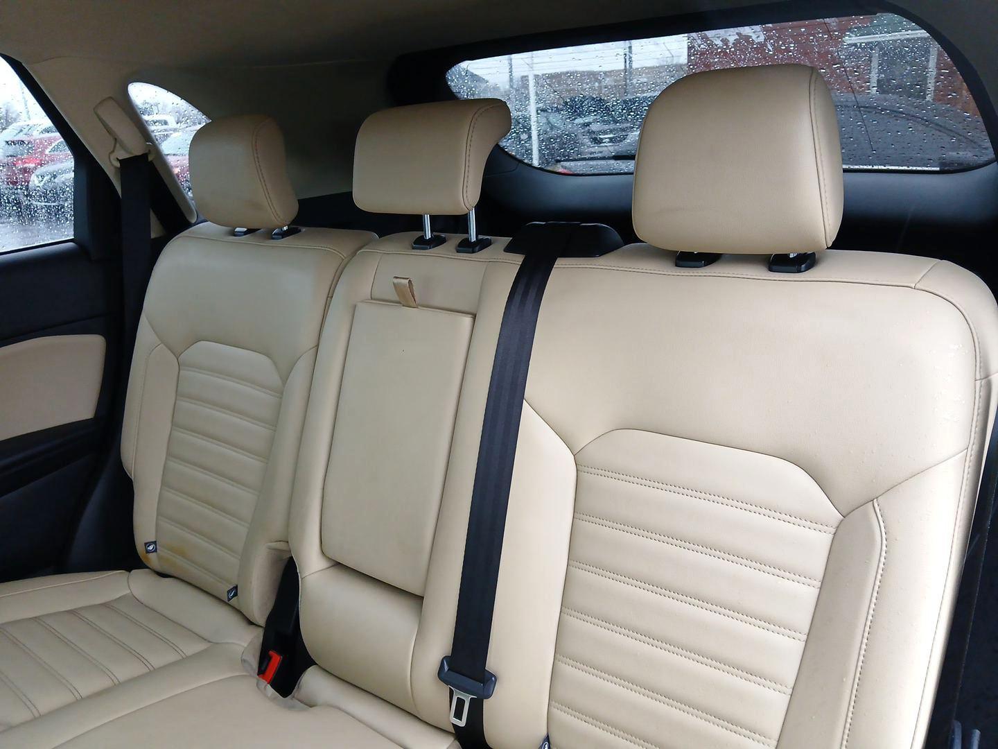 2019 Ford Edge SEL FWD (2FMPK3J9XKB) with an 2.0L L4 DOHC 16V engine, 6-Speed Automatic transmission, located at 880 E. National Road, OH, 45377, (937) 908-9800, 39.891918, -84.183975 - Photo#9