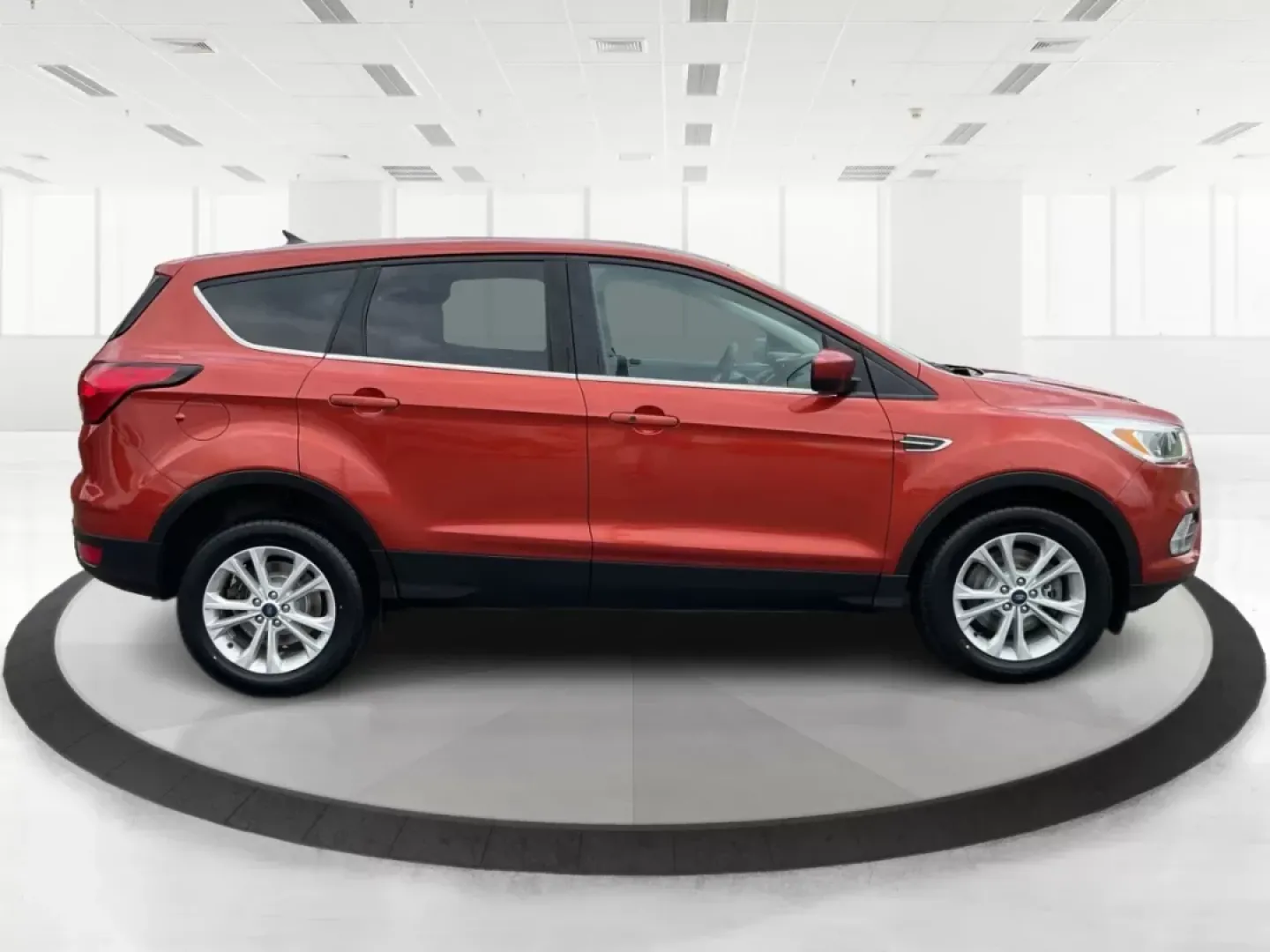 2019 Ford Escape SE (1FMCU9GD7KU) with an Other engine, located at 1230 East Main St, Xenia, OH, 45385, (937) 908-9800, 39.688042, -83.910538 - Photo#1