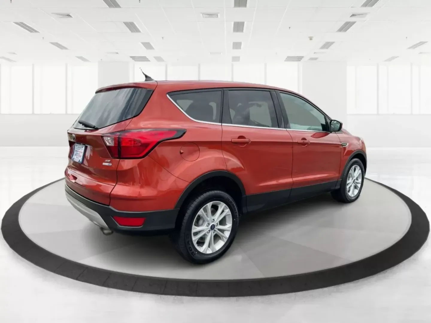 2019 Ford Escape SE (1FMCU9GD7KU) with an Other engine, located at 1230 East Main St, Xenia, OH, 45385, (937) 908-9800, 39.688042, -83.910538 - Photo#2