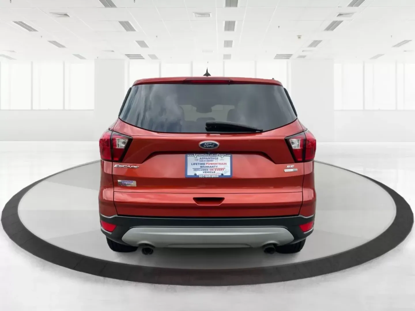2019 Ford Escape SE (1FMCU9GD7KU) with an Other engine, located at 1230 East Main St, Xenia, OH, 45385, (937) 908-9800, 39.688042, -83.910538 - Photo#3