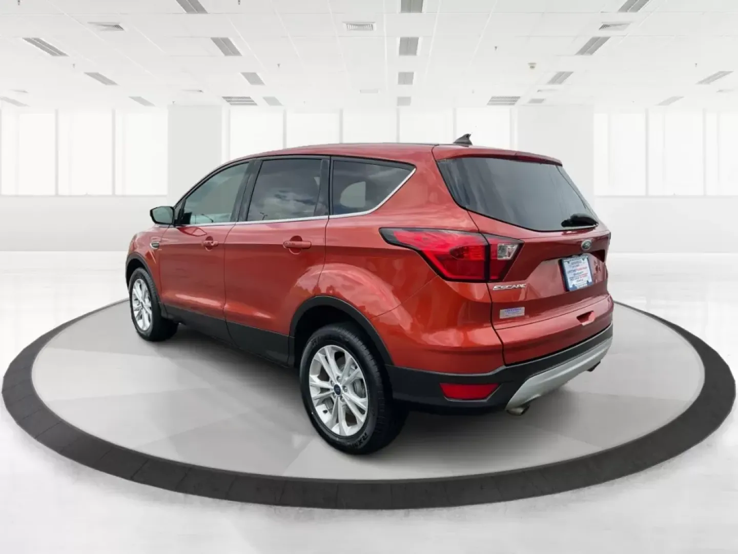 2019 Ford Escape SE (1FMCU9GD7KU) with an Other engine, located at 1230 East Main St, Xenia, OH, 45385, (937) 908-9800, 39.688042, -83.910538 - Photo#4
