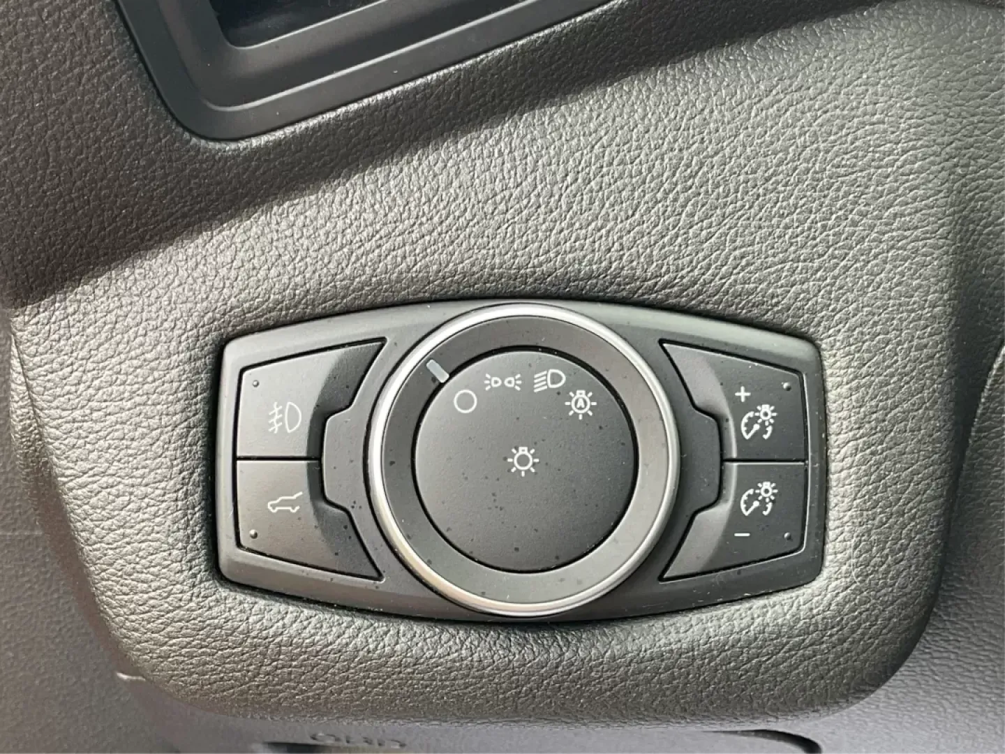2019 Ford Escape SE (1FMCU9GD7KU) with an Other engine, located at 1230 East Main St, Xenia, OH, 45385, (937) 908-9800, 39.688042, -83.910538 - Photo#16