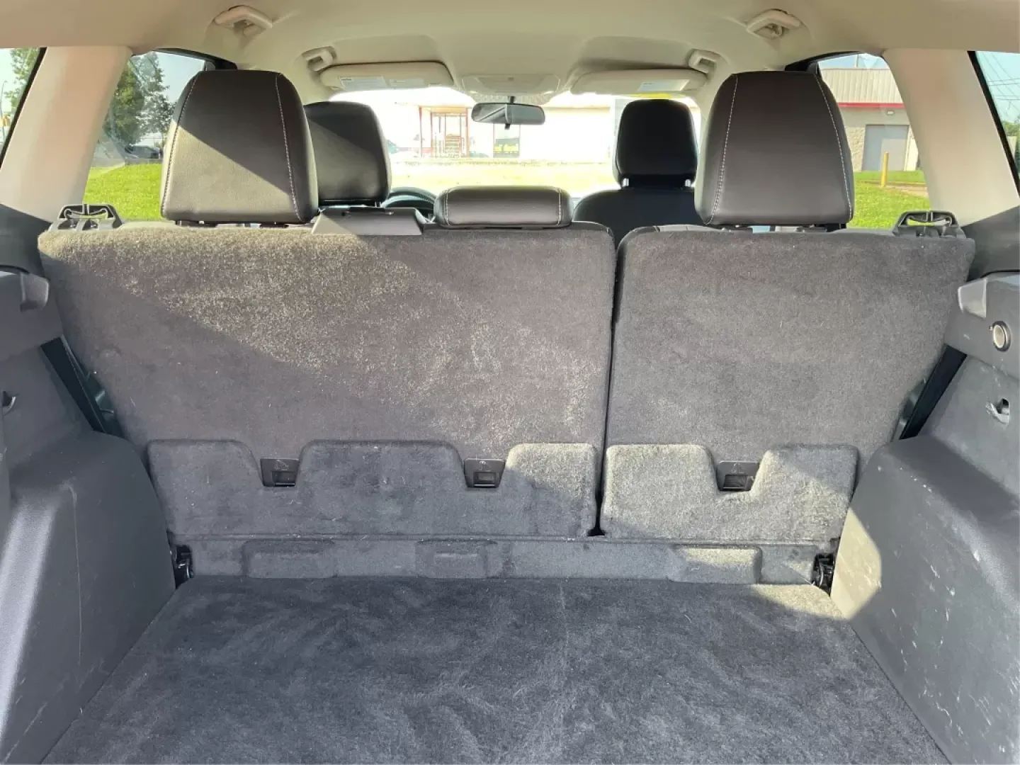 2014 Hyundai Santa Fe GLS (KM8SM4HF5EU) with an Lambda II 3.3L V-6 gasoline direct injection engine, located at 8750 N County Rd 25A, Piqua, OH, 45356, (937) 908-9800, 40.164391, -84.232513 - Photo#10
