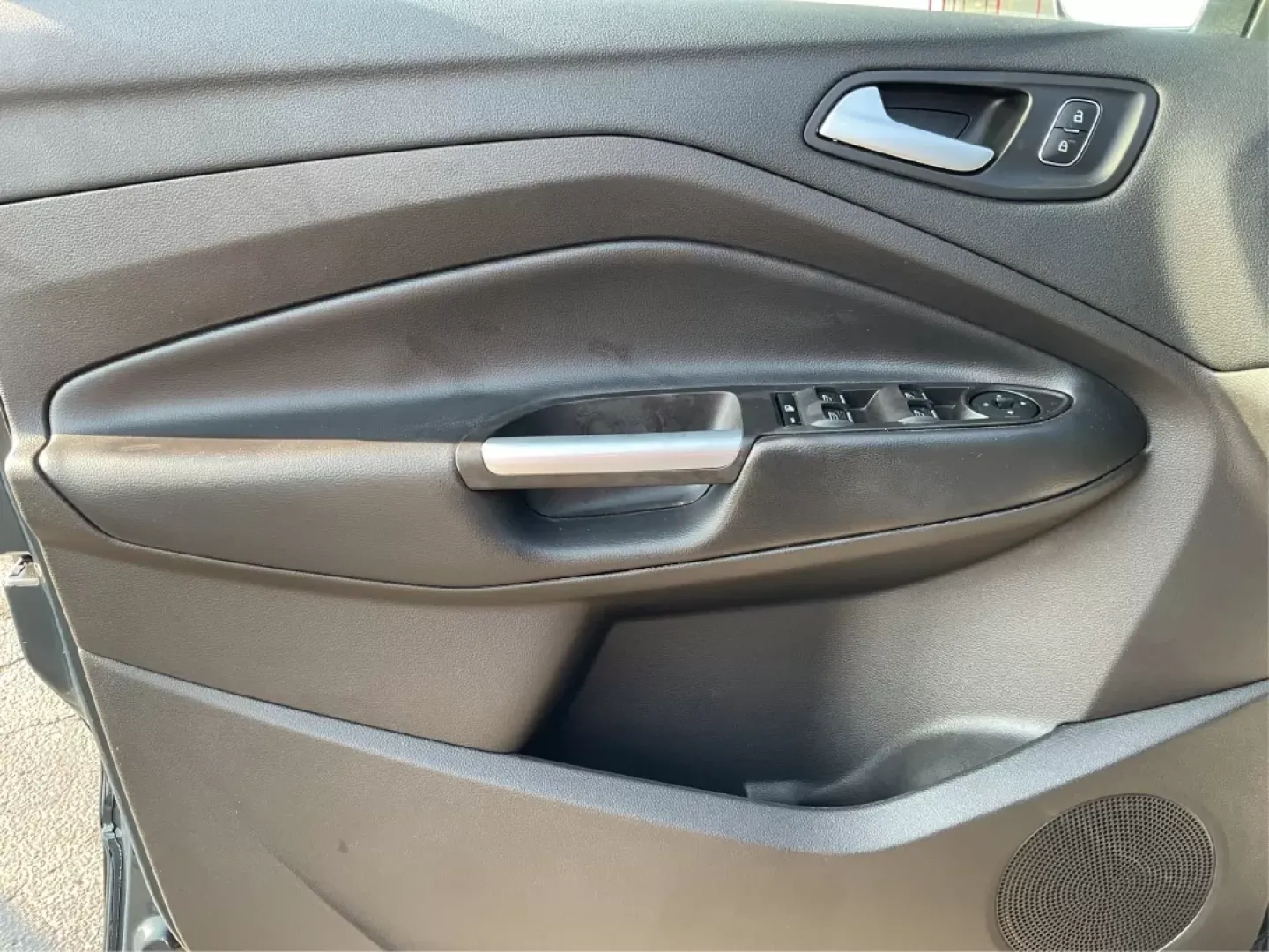 2014 Hyundai Santa Fe GLS (KM8SM4HF5EU) with an Lambda II 3.3L V-6 gasoline direct injection engine, located at 8750 N County Rd 25A, Piqua, OH, 45356, (937) 908-9800, 40.164391, -84.232513 - Photo#17