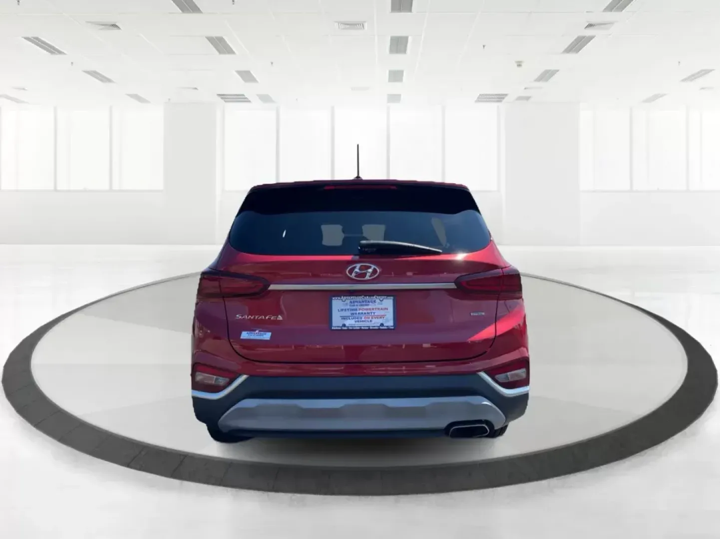 2019 Hyundai Santa Fe SE 2.4 AWD (5NMS2CAD9KH) with an 2.4L L4 DOHC 16V engine, 8-Speed Automatic transmission, located at 880 E. National Road, OH, 45377, (937) 908-9800, 39.891918, -84.183975 - Photo#4