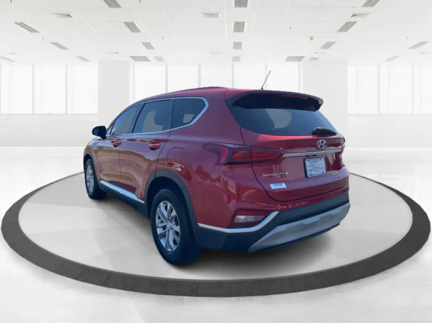 2019 Hyundai Santa Fe SE 2.4 AWD (5NMS2CAD9KH) with an 2.4L L4 DOHC 16V engine, 8-Speed Automatic transmission, located at 880 E. National Road, OH, 45377, (937) 908-9800, 39.891918, -84.183975 - Photo#5