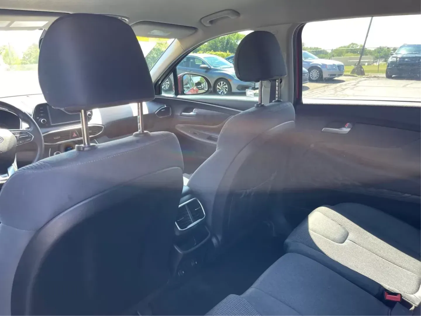 2019 Hyundai Santa Fe SE 2.4 AWD (5NMS2CAD9KH) with an 2.4L L4 DOHC 16V engine, 8-Speed Automatic transmission, located at 880 E. National Road, OH, 45377, (937) 908-9800, 39.891918, -84.183975 - Photo#10