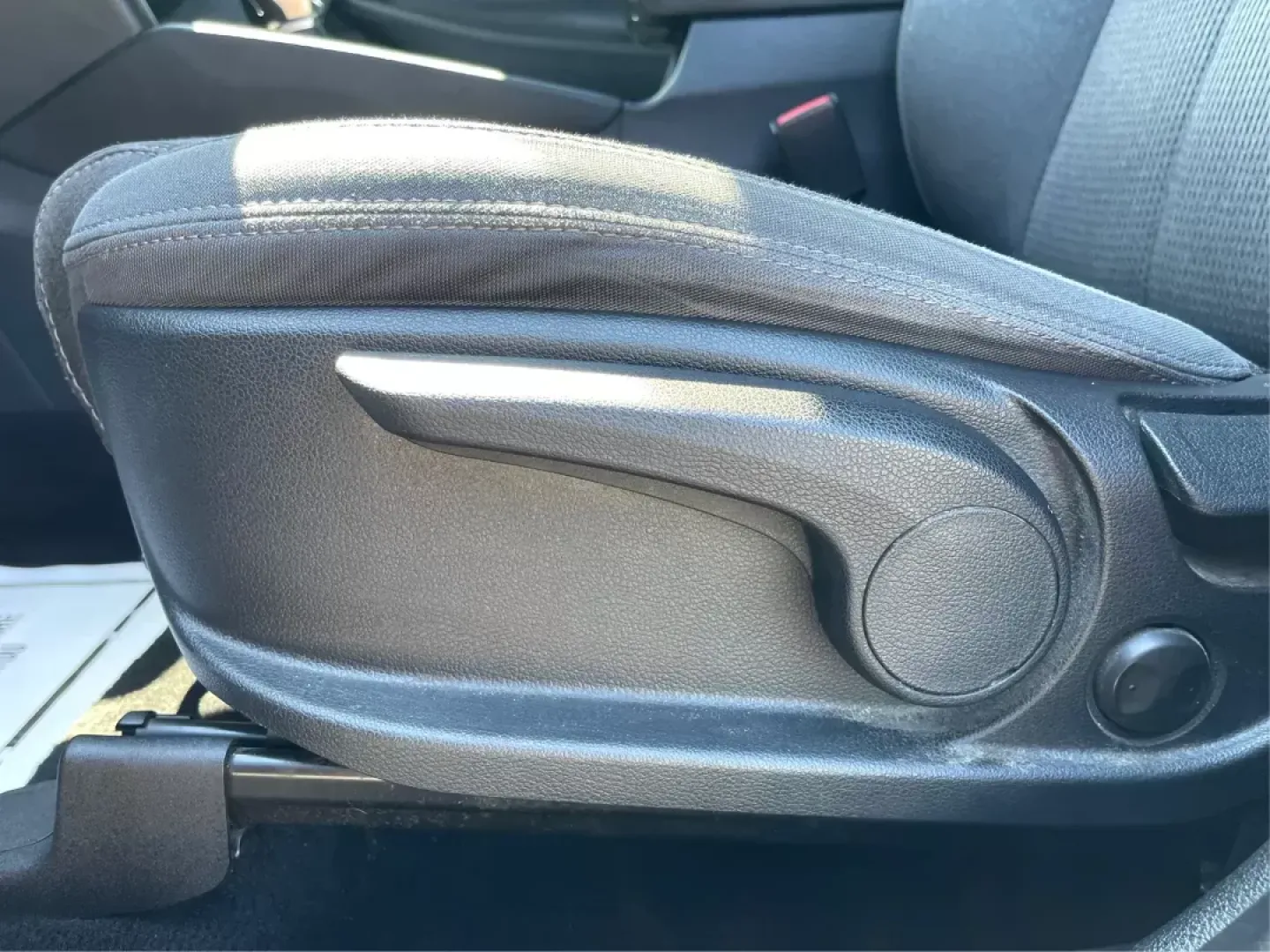 2019 Hyundai Santa Fe SE 2.4 AWD (5NMS2CAD9KH) with an 2.4L L4 DOHC 16V engine, 8-Speed Automatic transmission, located at 880 E. National Road, OH, 45377, (937) 908-9800, 39.891918, -84.183975 - Photo#18
