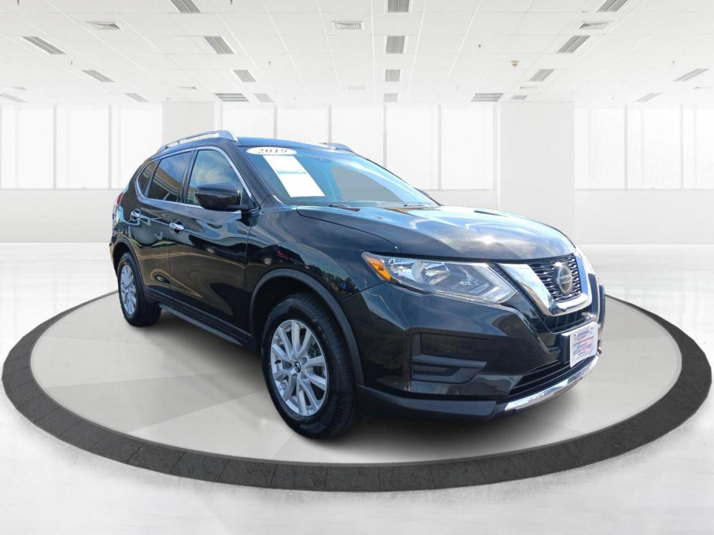 2019 Nissan Rogue SV AWD (KNMAT2MV8KP) with an 2.5L L4 DOHC 16V engine, Continuously Variable Transmission transmission, located at 880 E. National Road, OH, 45377, (937) 908-9800, 39.891918, -84.183975 - Photo#0