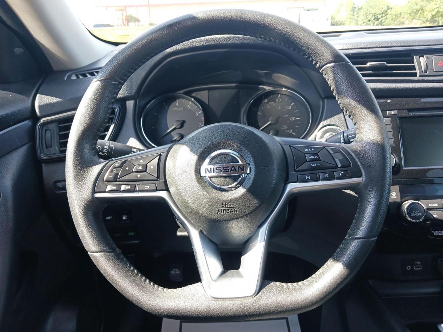 2019 Nissan Rogue SV AWD (KNMAT2MV8KP) with an 2.5L L4 DOHC 16V engine, Continuously Variable Transmission transmission, located at 880 E. National Road, OH, 45377, (937) 908-9800, 39.891918, -84.183975 - Photo#15