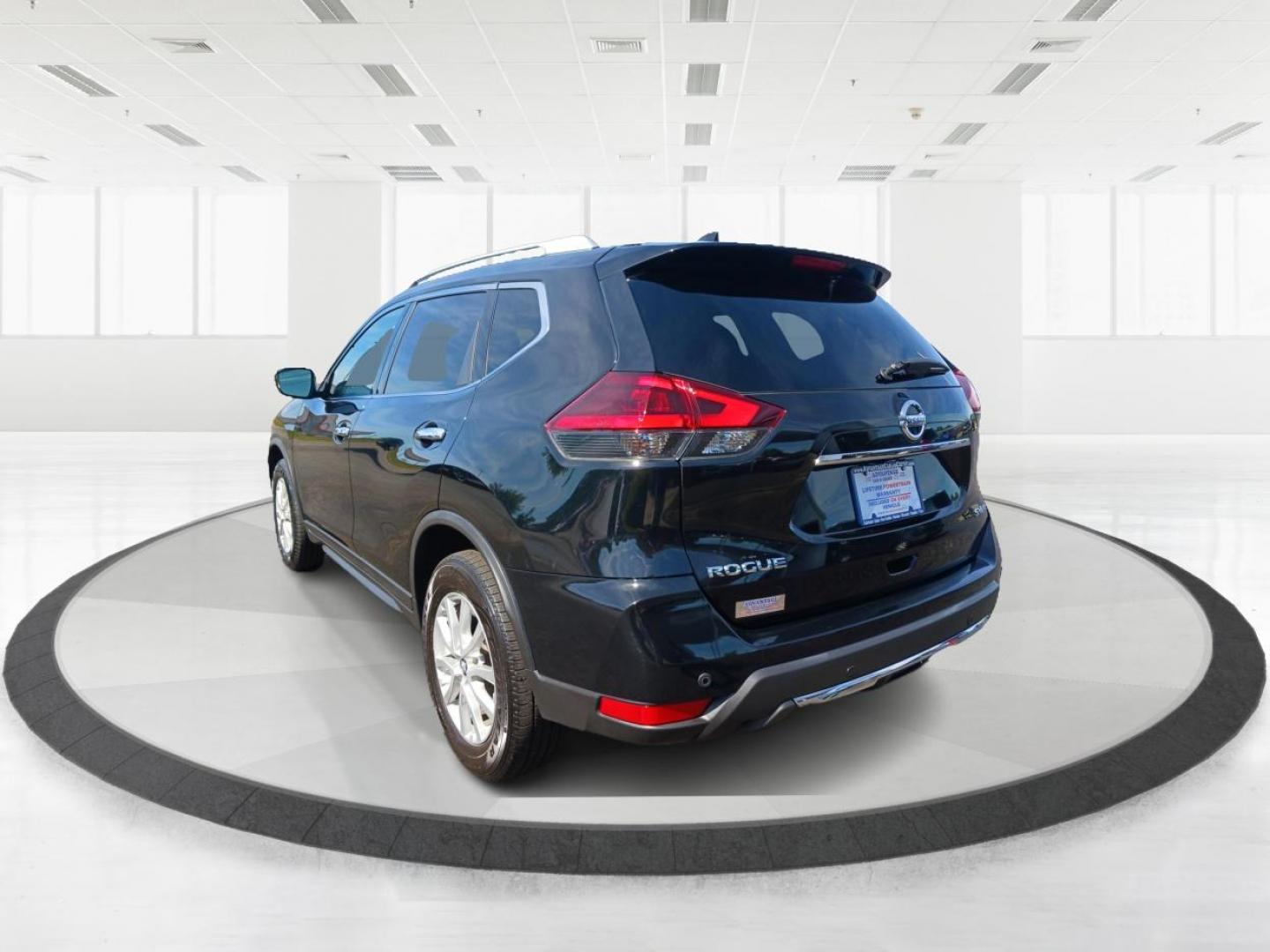 2019 Nissan Rogue SV AWD (KNMAT2MV8KP) with an 2.5L L4 DOHC 16V engine, Continuously Variable Transmission transmission, located at 880 E. National Road, OH, 45377, (937) 908-9800, 39.891918, -84.183975 - Photo#4