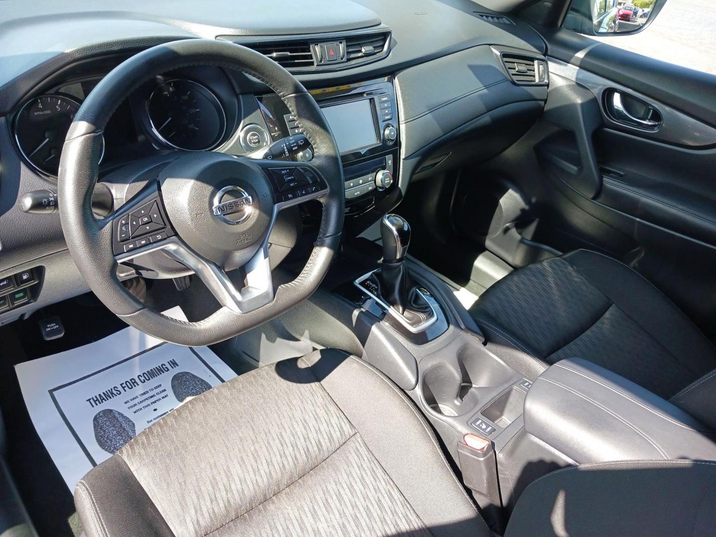 2019 Nissan Rogue SV AWD (KNMAT2MV8KP) with an 2.5L L4 DOHC 16V engine, Continuously Variable Transmission transmission, located at 880 E. National Road, OH, 45377, (937) 908-9800, 39.891918, -84.183975 - Photo#8