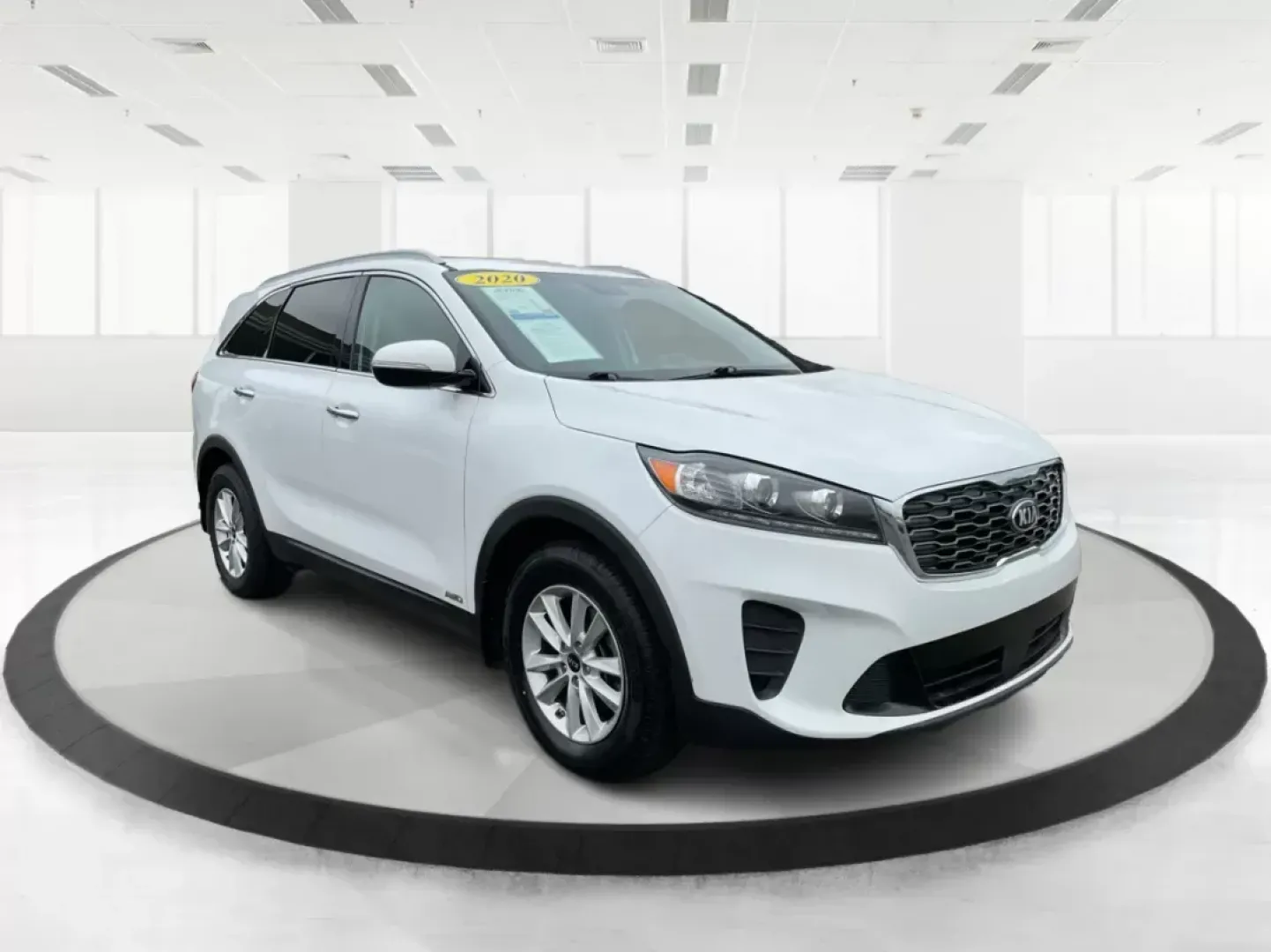 2020 Kia Sorento 2.4L LX (5XYPGDA38LG) with an 2.4L I-4 gasoline direct injection engine, located at 1184 Kauffman Ave, Fairborn, OH, 45324, (937) 908-9800, 39.807072, -84.031563 - Photo#0