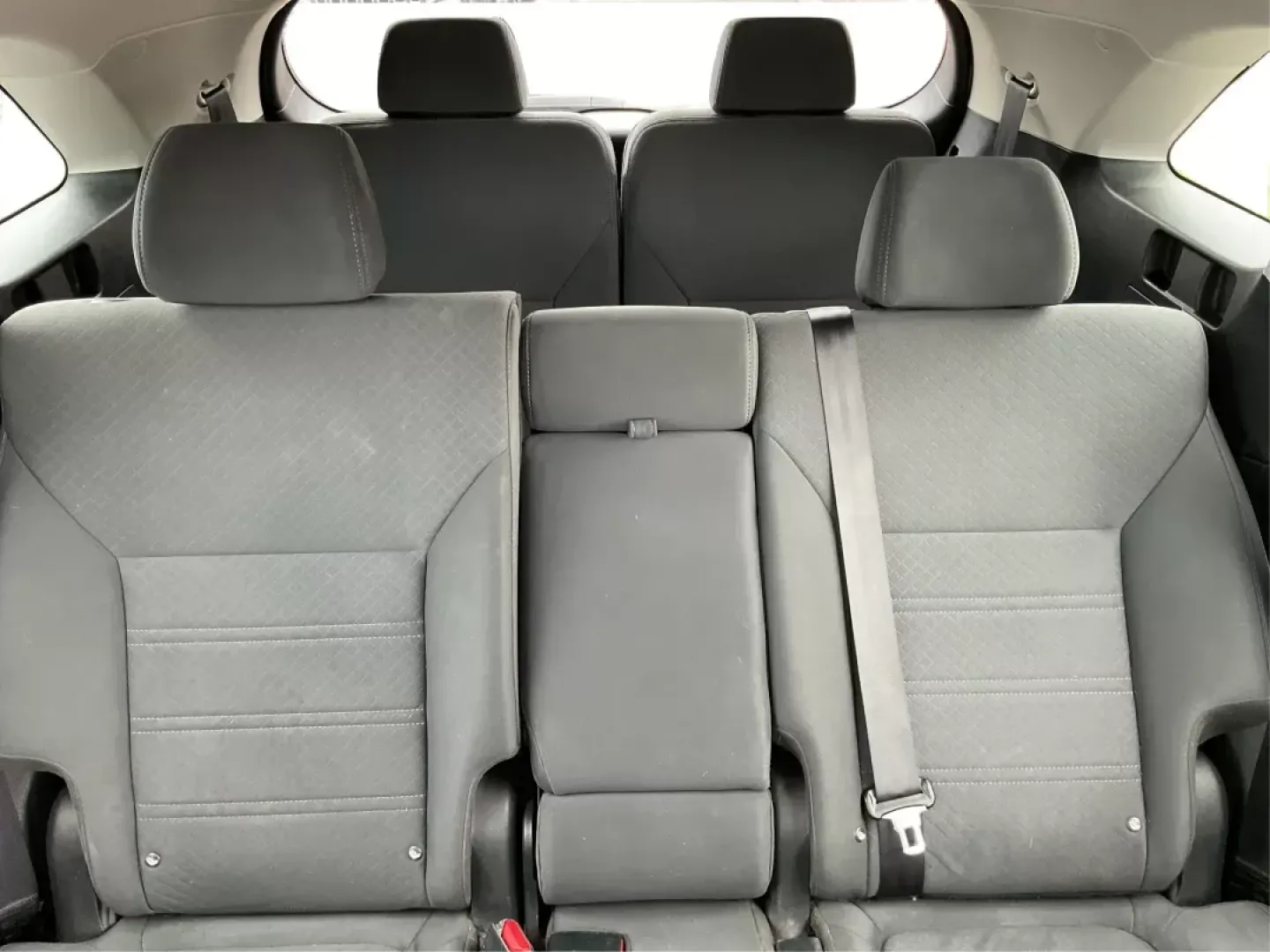 2020 Kia Sorento 2.4L LX (5XYPGDA38LG) with an 2.4L I-4 gasoline direct injection engine, located at 1184 Kauffman Ave, Fairborn, OH, 45324, (937) 908-9800, 39.807072, -84.031563 - Photo#12