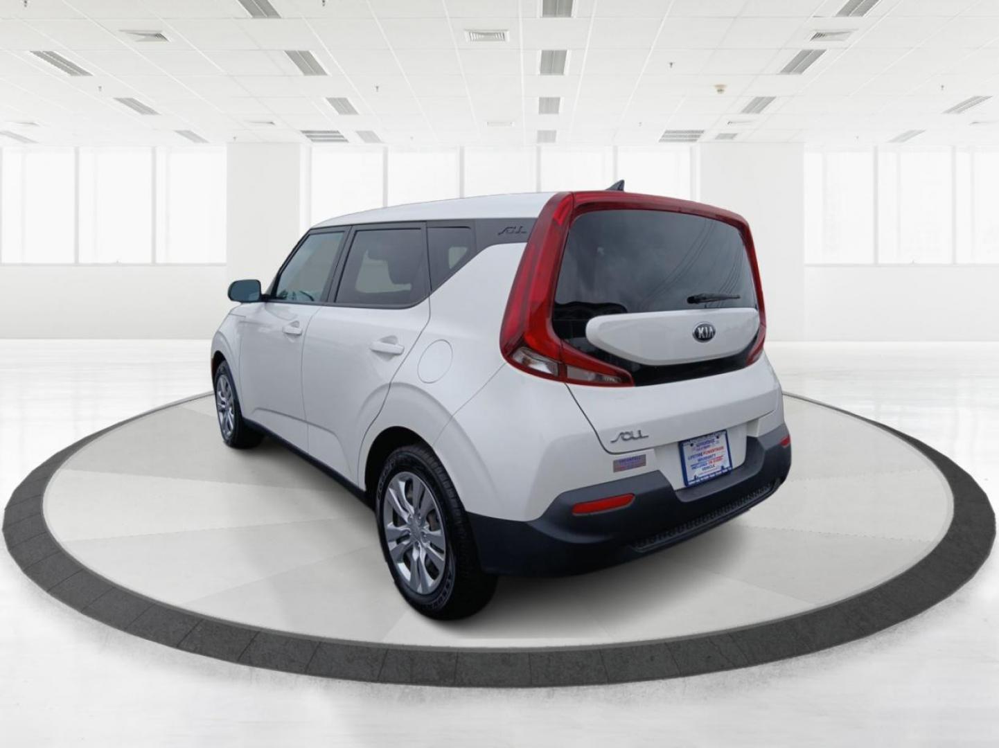 2020 Kia Soul LX CVT (KNDJ23AU1L7) with an 2.0L L4 DOHC 16V engine, Continuously Variable Transmission transmission, located at 1951 S Dayton Lakeview Rd., New Carlisle, OH, 45344, (937) 908-9800, 39.890999, -84.050255 - Photo#4