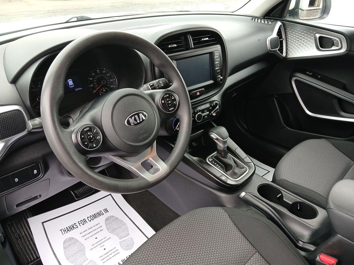 2020 Kia Soul LX CVT (KNDJ23AU1L7) with an 2.0L L4 DOHC 16V engine, Continuously Variable Transmission transmission, located at 1951 S Dayton Lakeview Rd., New Carlisle, OH, 45344, (937) 908-9800, 39.890999, -84.050255 - Photo#8