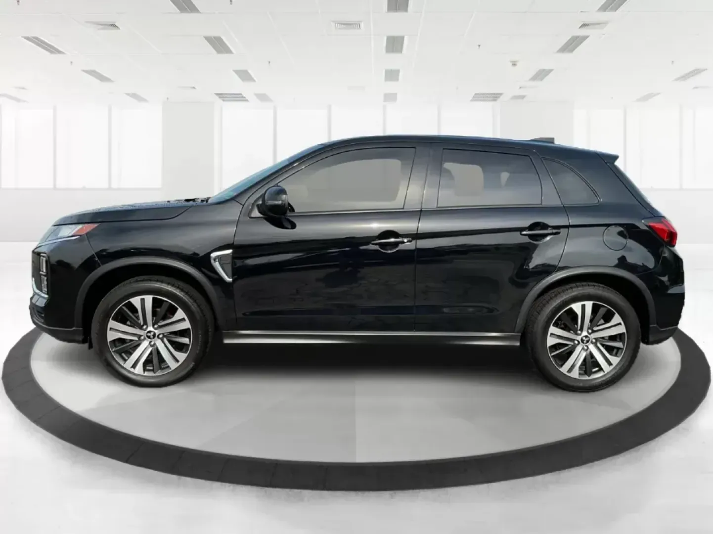 2020 Mitsubishi Outlander Sport 2.0 SE 4WD CVT (JA4AR3AU4LU) with an 2.0L L4 DOHC 16V engine, Continuously Variable Transmission transmission, located at 8750 N County Rd 25A, Piqua, OH, 45356, (937) 908-9800, 40.164391, -84.232513 - Photo#5
