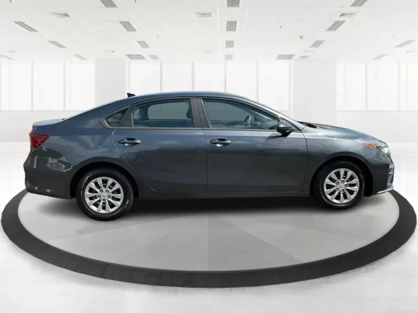 2021 Kia Forte FE (3KPF24AD5ME) with an 2L I-4 DOHC engine, located at 4508 South Dixie Dr, Moraine, OH, 45439, (937) 908-9800, 39.807072, -84.031563 - Photo#1