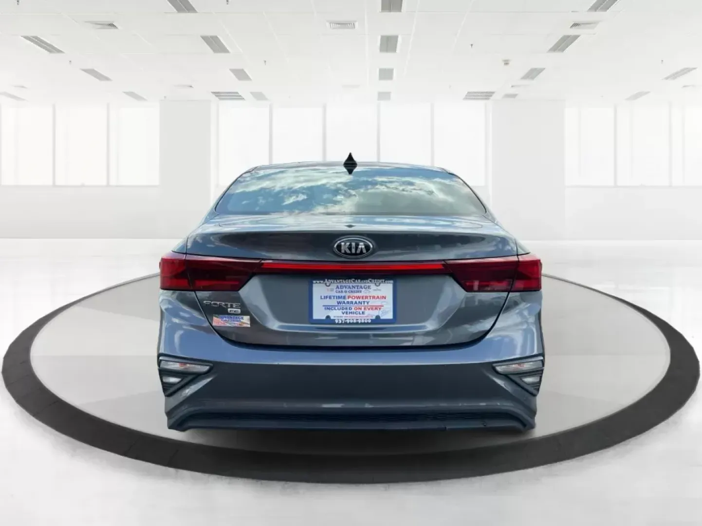 2021 Kia Forte FE (3KPF24AD5ME) with an 2L I-4 DOHC engine, located at 4508 South Dixie Dr, Moraine, OH, 45439, (937) 908-9800, 39.807072, -84.031563 - Photo#3