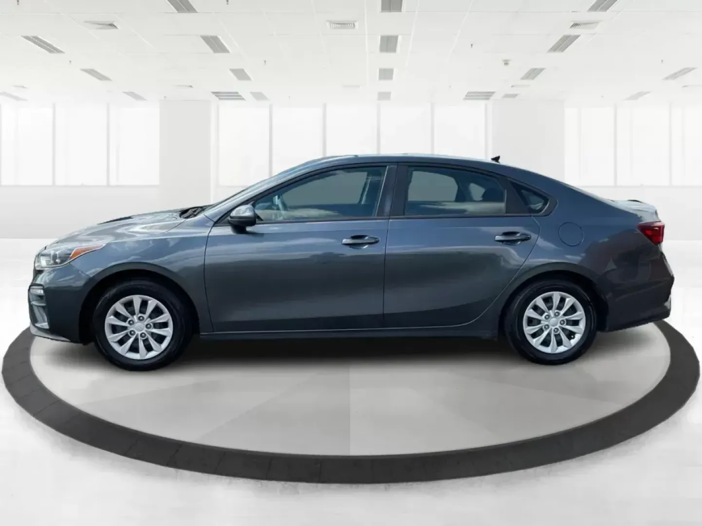 2021 Kia Forte FE (3KPF24AD5ME) with an 2L I-4 DOHC engine, located at 4508 South Dixie Dr, Moraine, OH, 45439, (937) 908-9800, 39.807072, -84.031563 - Photo#5