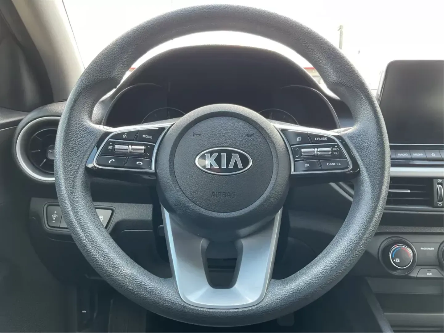 2021 Kia Forte FE (3KPF24AD5ME) with an 2L I-4 DOHC engine, located at 4508 South Dixie Dr, Moraine, OH, 45439, (937) 908-9800, 39.807072, -84.031563 - Photo#15