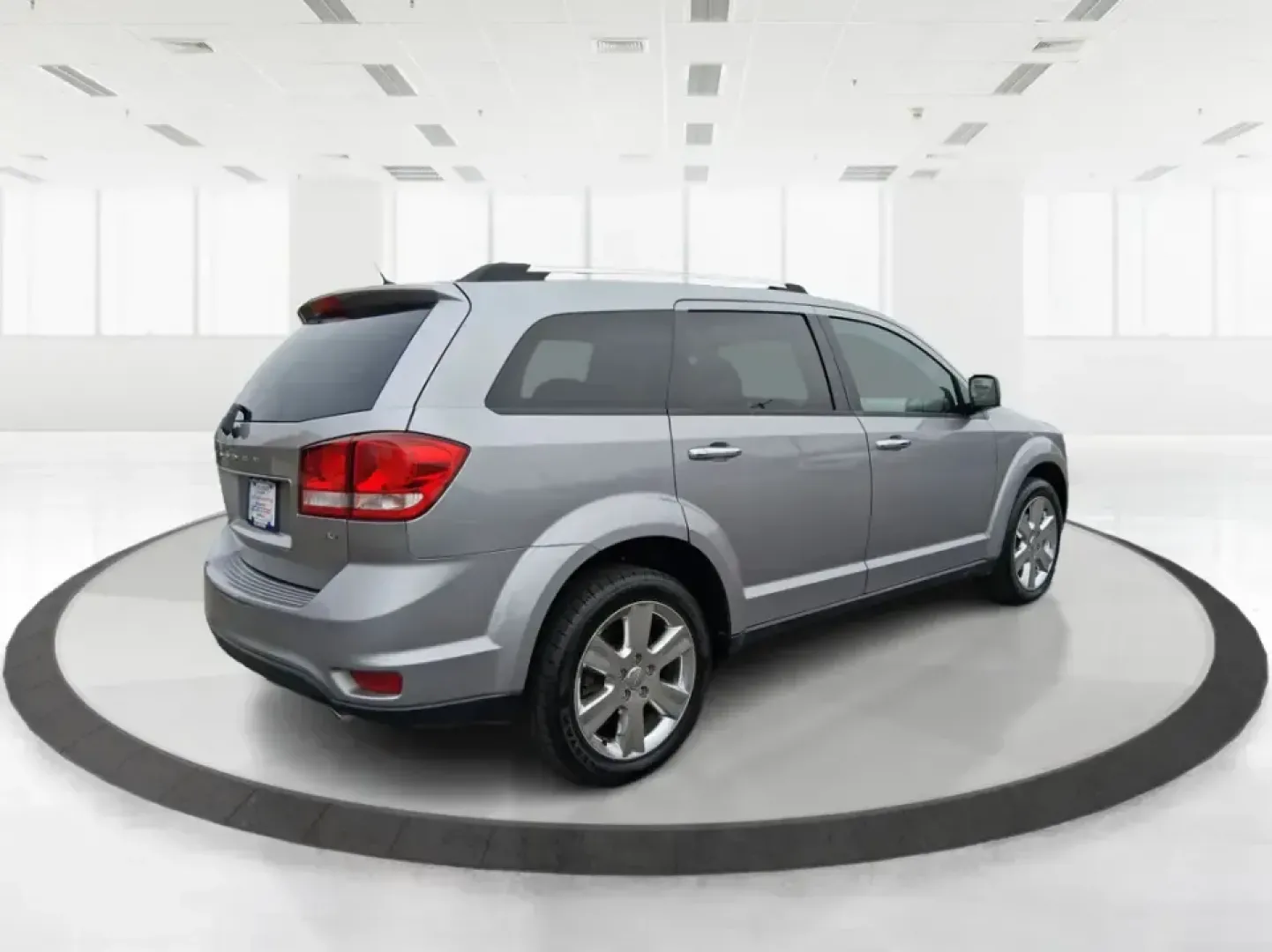 2017 Dodge Journey SXT AWD (3C4PDDBG9HT) with an Pentastar 3.6L V-6 DOHC engine, 6A transmission, located at 1230 East Main St, Xenia, OH, 45385, (937) 908-9800, 39.688026, -83.910172 - ### Explore New Adventures with the 2017 Dodge Journey SXT AWD at Advantage Car and Credit<br /> <br /> Looking for an SUV that can keep up with your dynamic lifestyle? The 2017 Dodge Journey SXT AWD is the perfect companion for growing families, weekend adventurers, and daily commuters alike. With - Photo#2