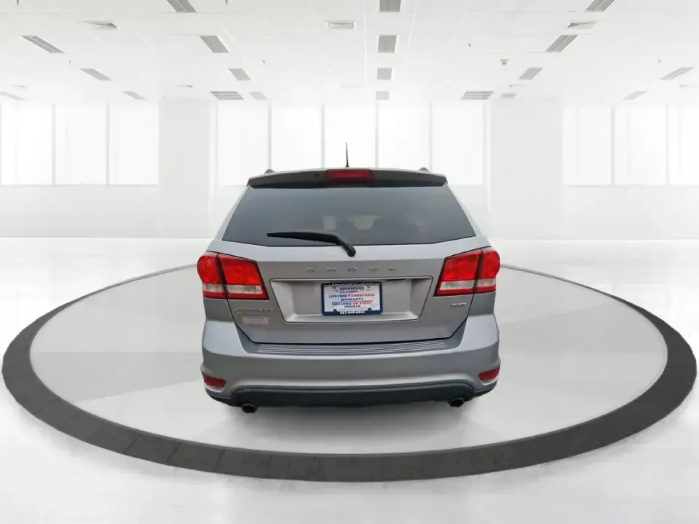 2017 Dodge Journey SXT AWD (3C4PDDBG9HT) with an Pentastar 3.6L V-6 DOHC engine, 6A transmission, located at 1230 East Main St, Xenia, OH, 45385, (937) 908-9800, 39.688026, -83.910172 - ### Explore New Adventures with the 2017 Dodge Journey SXT AWD at Advantage Car and Credit<br /> <br /> Looking for an SUV that can keep up with your dynamic lifestyle? The 2017 Dodge Journey SXT AWD is the perfect companion for growing families, weekend adventurers, and daily commuters alike. With - Photo#3