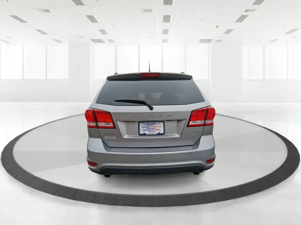 2017 Dodge Journey SXT AWD (3C4PDDBG9HT) with an Pentastar 3.6L V-6 DOHC engine, 6A transmission, located at 1230 East Main St, Xenia, OH, 45385, (937) 908-9800, 39.688026, -83.910172 - ### Explore New Adventures with the 2017 Dodge Journey SXT AWD at Advantage Car and Credit<br /> <br /> Looking for an SUV that can keep up with your dynamic lifestyle? The 2017 Dodge Journey SXT AWD is the perfect companion for growing families, weekend adventurers, and daily commuters alike. With - Photo#3