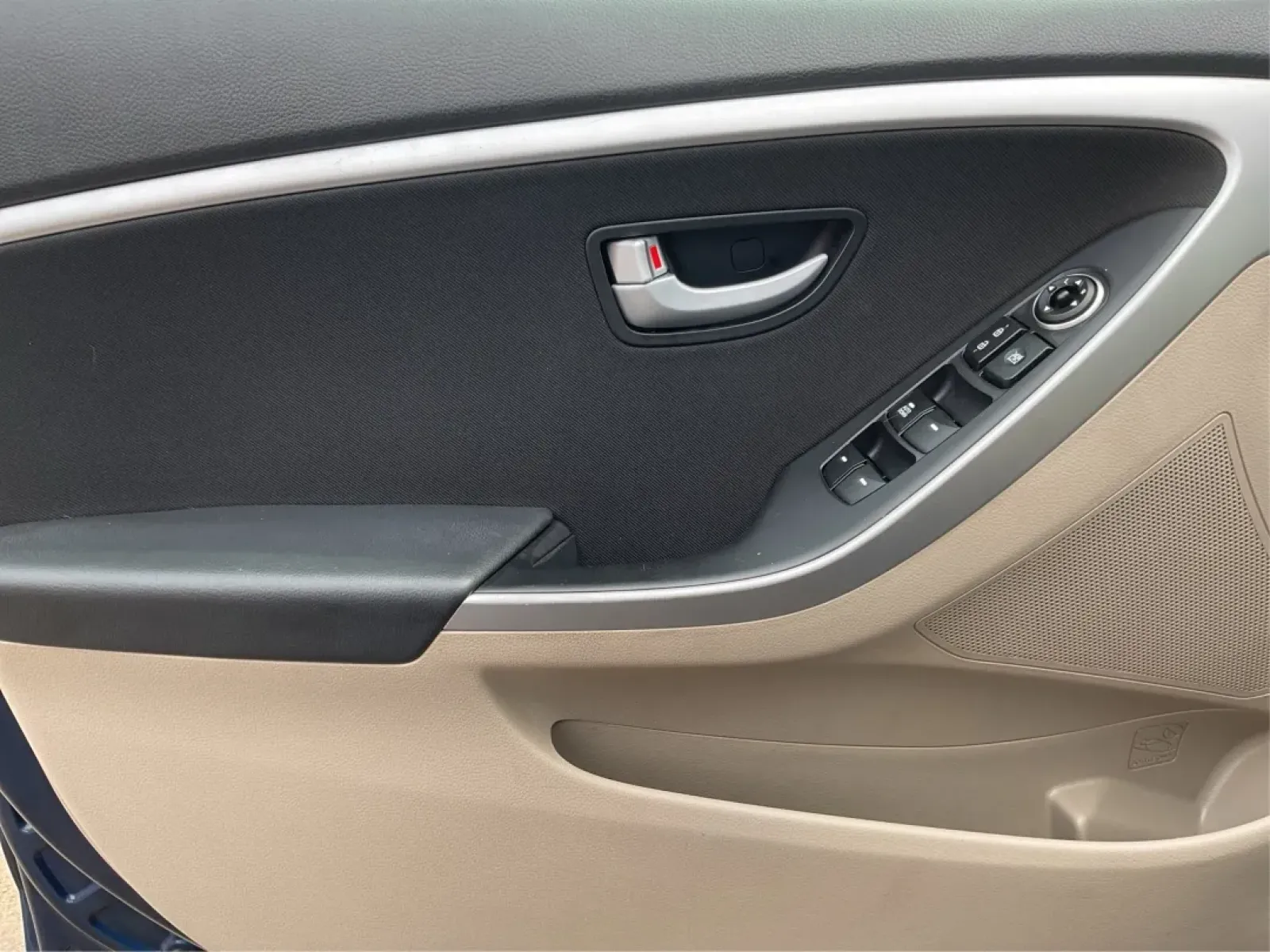 2014 Hyundai Elantra GT GT (KMHD35LH4EU) with an Other engine, located at 1184 Kauffman Ave, Fairborn, OH, 45324, (937) 908-9800, 39.807072, -84.030914 - **Discover Your Next Adventure with the 2014 Hyundai Elantra GT at Advantage Car and Credit!**<br /> <br /> Are you searching for a reliable vehicle that fits seamlessly into both your daily routine and your weekend getaways? Look no further than the 2014 Hyundai Elantra GT, available at Advantage C - Photo#16