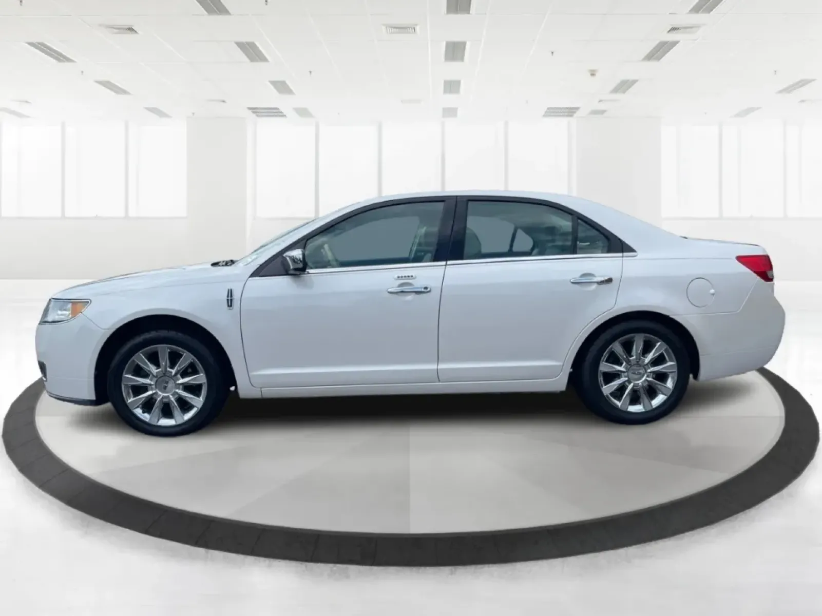 2012 Lincoln MKZ Base (3LNHL2JC1CR) with an Other engine, located at 401 Woodman Dr, Riverside, OH, 45431, (937) 908-9800, 39.760899, -84.123421 - **Discover Luxury and Comfort with the 2012 Lincoln MKZ at Advantage Car and Credit!**<br /> <br /> Imagine gliding through the streets of Fairborn, OH in a stylish and comfortable sedan that's perfect for your daily commute or weekend adventures. The 2012 Lincoln MKZ is more than just a car; it's a - Photo#5