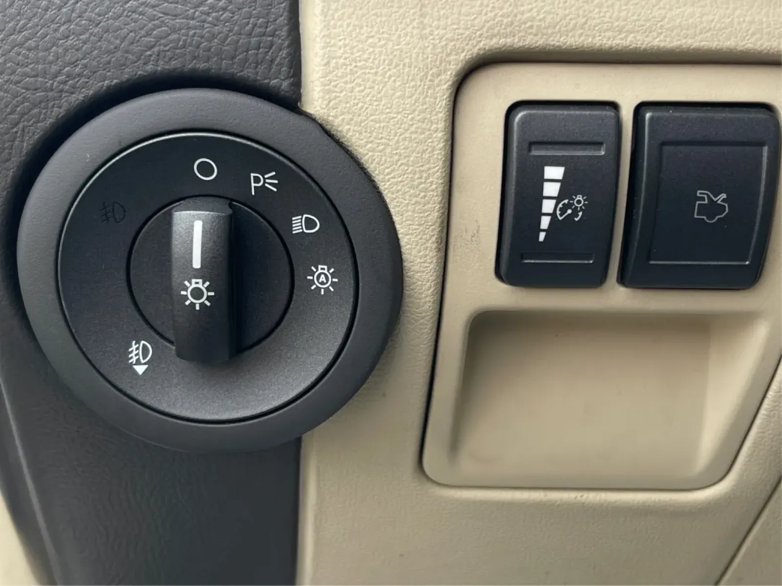 2012 Lincoln MKZ Base (3LNHL2JC1CR) with an Other engine, located at 401 Woodman Dr, Riverside, OH, 45431, (937) 908-9800, 39.760899, -84.123421 - **Discover Luxury and Comfort with the 2012 Lincoln MKZ at Advantage Car and Credit!**<br /> <br /> Imagine gliding through the streets of Fairborn, OH in a stylish and comfortable sedan that's perfect for your daily commute or weekend adventures. The 2012 Lincoln MKZ is more than just a car; it's a - Photo#17