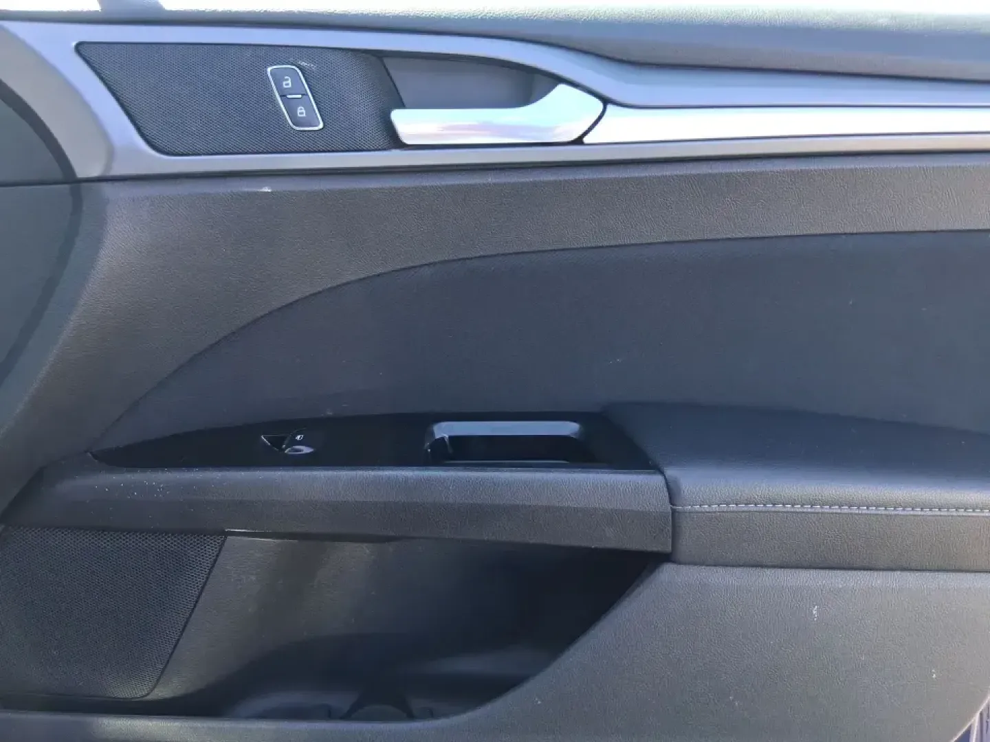 2016 Ford Fusion SE (1FA6P0H79G5) with an 2.5L L4 DOHC 16V engine, 6-Speed Automatic transmission, located at 401 Woodman Dr, Riverside, OH, 45431, (937) 908-9800, 39.760899, -84.123421 - Need a dependable sedan for the daily commute between Riverside and downtown Dayton, school drop-offs, or weekend runs out toward Wright-Patterson AFB and the National Museum of the U.S. Air Force? This 2016 Ford Fusion SE is built for real life-comfortable on longer stretches of I675, easy to park - Photo#20