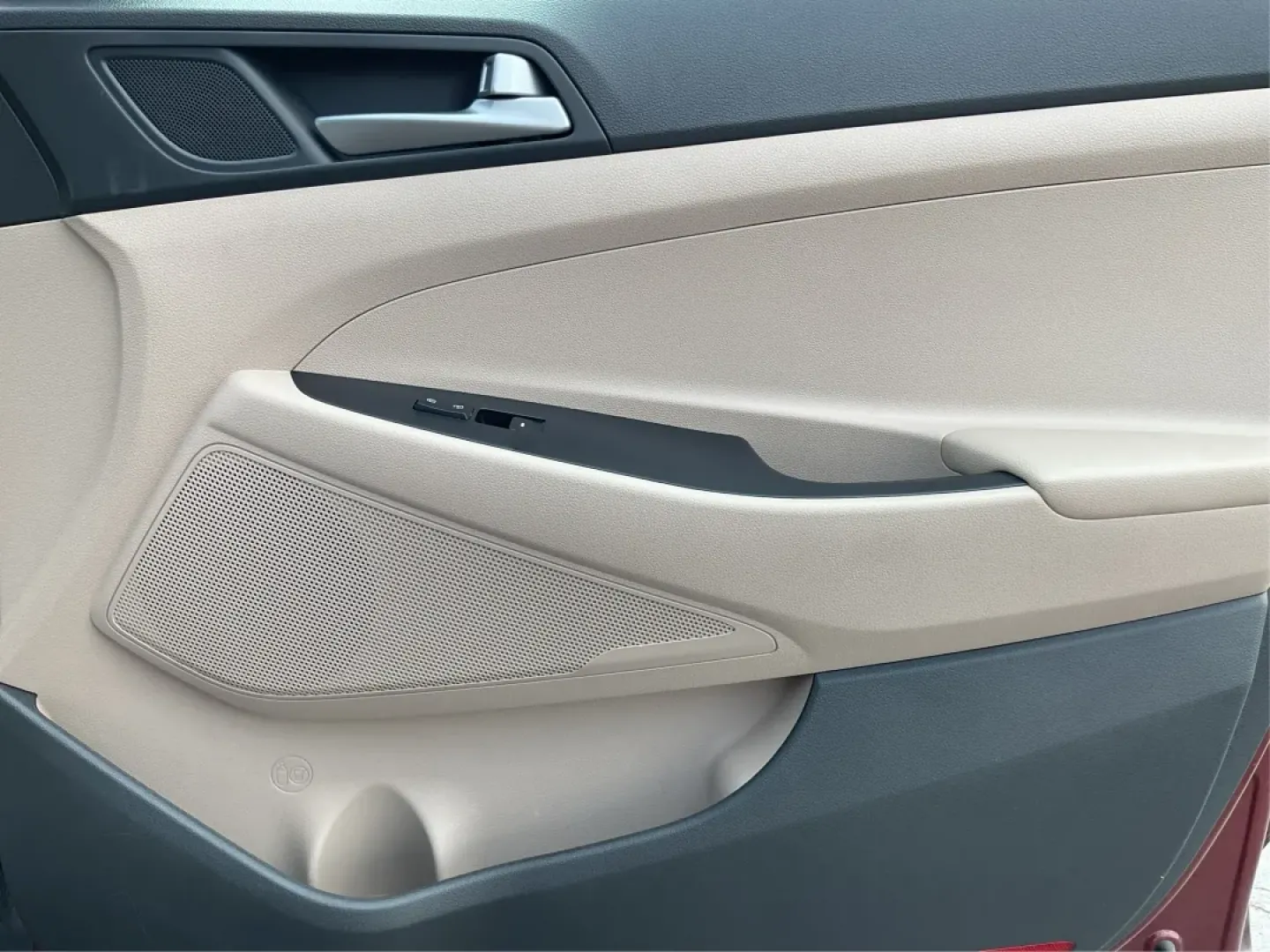 2017 Hyundai Tucson Eco (KM8J33A24HU) with an 1.6L I-4 gasoline direct injection engine, located at 401 Woodman Dr, Riverside, OH, 45431, (937) 908-9800, 39.760899, -84.123421 - ### Discover the Perfect SUV for Your Adventures: 2017 Hyundai Tucson Eco at Advantage Car and Credit<br /> <br /> Are you searching for a reliable SUV that fits seamlessly into your active lifestyle? Look no further! The 2017 Hyundai Tucson Eco is the perfect companion for weekend adventures, daily - Photo#19