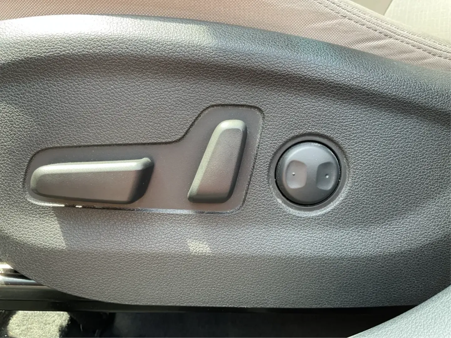 2017 Hyundai Tucson Eco (KM8J33A24HU) with an 1.6L I-4 gasoline direct injection engine, located at 1099 N County Rd 25A , Troy, OH, 45373, (937) 908-9800, 40.057079, -84.212883 - ### Discover the Perfect SUV for Your Adventures: 2017 Hyundai Tucson Eco at Advantage Car and Credit<br /> <br /> Are you searching for a reliable SUV that fits seamlessly into your active lifestyle? Look no further! The 2017 Hyundai Tucson Eco is the perfect companion for weekend adventures, daily - Photo#17