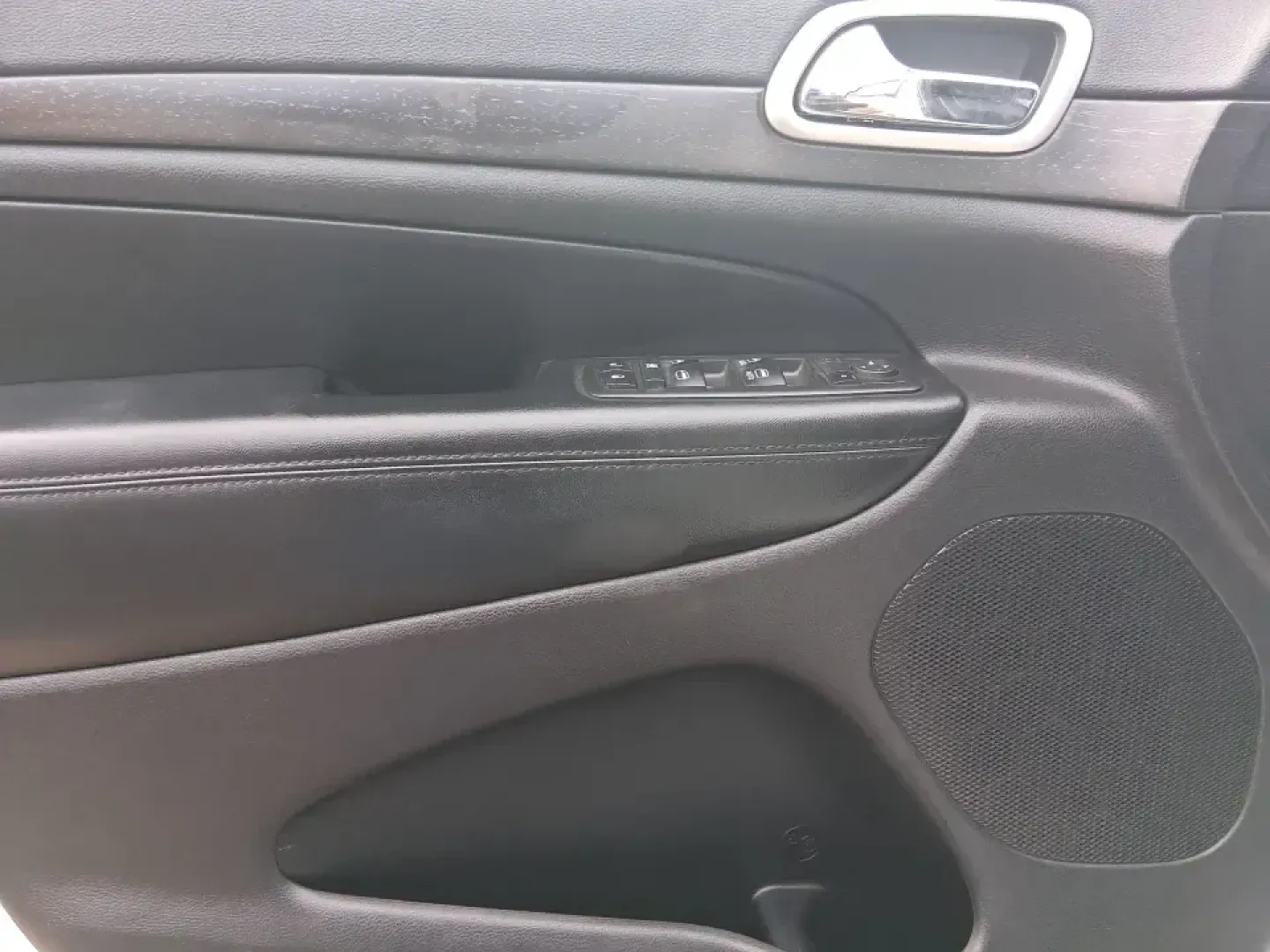 2015 Jeep Grand Cherokee Altitude (1C4RJFAG9FC) with an 3.6L V-6 DOHC engine, 8-Speed Automatic transmission, located at 1099 N County Rd 25A , Troy, OH, 45373, (937) 908-9800, 40.057079, -84.212883 - Weekend getaways to Hocking Hills, snowy school runs, or a confident daily commute up I75 feel easier when your SUV is built for real Ohio weather and real-life schedules. This 2015 Jeep Grand Cherokee Altitude in Bright White Clearcoat is the kind of capable, comfortable SUV that fits busy families - Photo#19