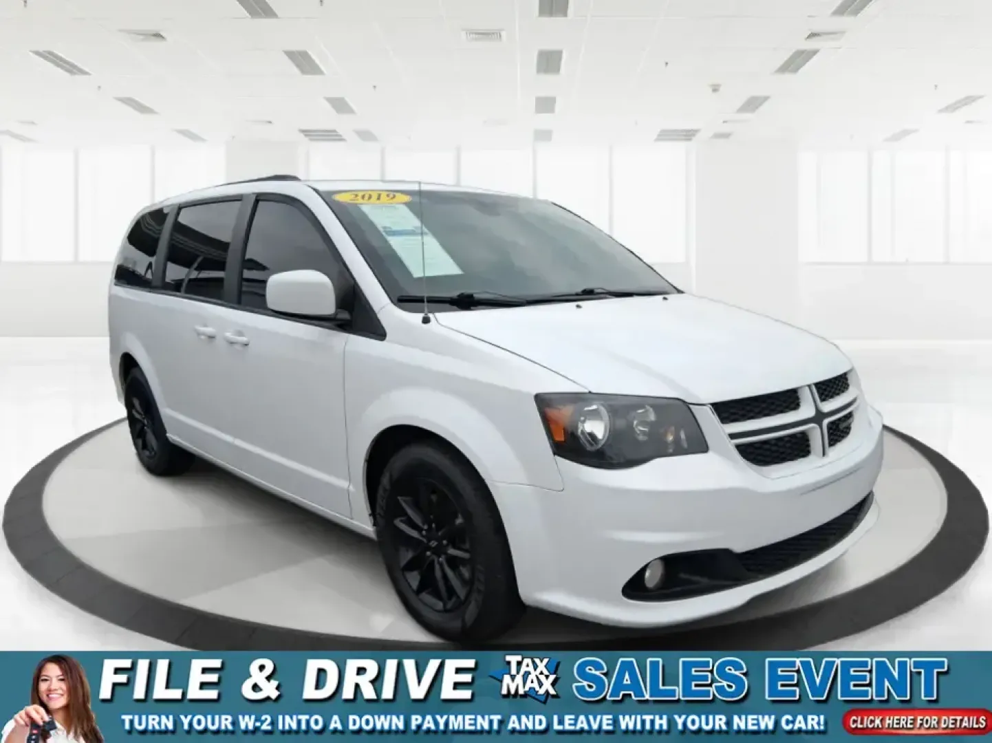 2019 Dodge Grand Caravan GT (2C4RDGEG1KR) with an Pentastar 3.6L V-6 DOHC engine, 6A transmission, located at 1951 S Dayton Lakeview Rd., New Carlisle, OH, 45344, (937) 908-9800, 39.890999, -84.050255 - Life gets busy fast-school drop-offs, grocery runs, weekend tournaments, and the occasional road trip to reset. This 2019 Dodge Grand Caravan GT is built for real-life schedules, giving growing families, rideshare-friendly commuters, and budget-conscious buyers the space and comfort of a well-equipp - Photo#0