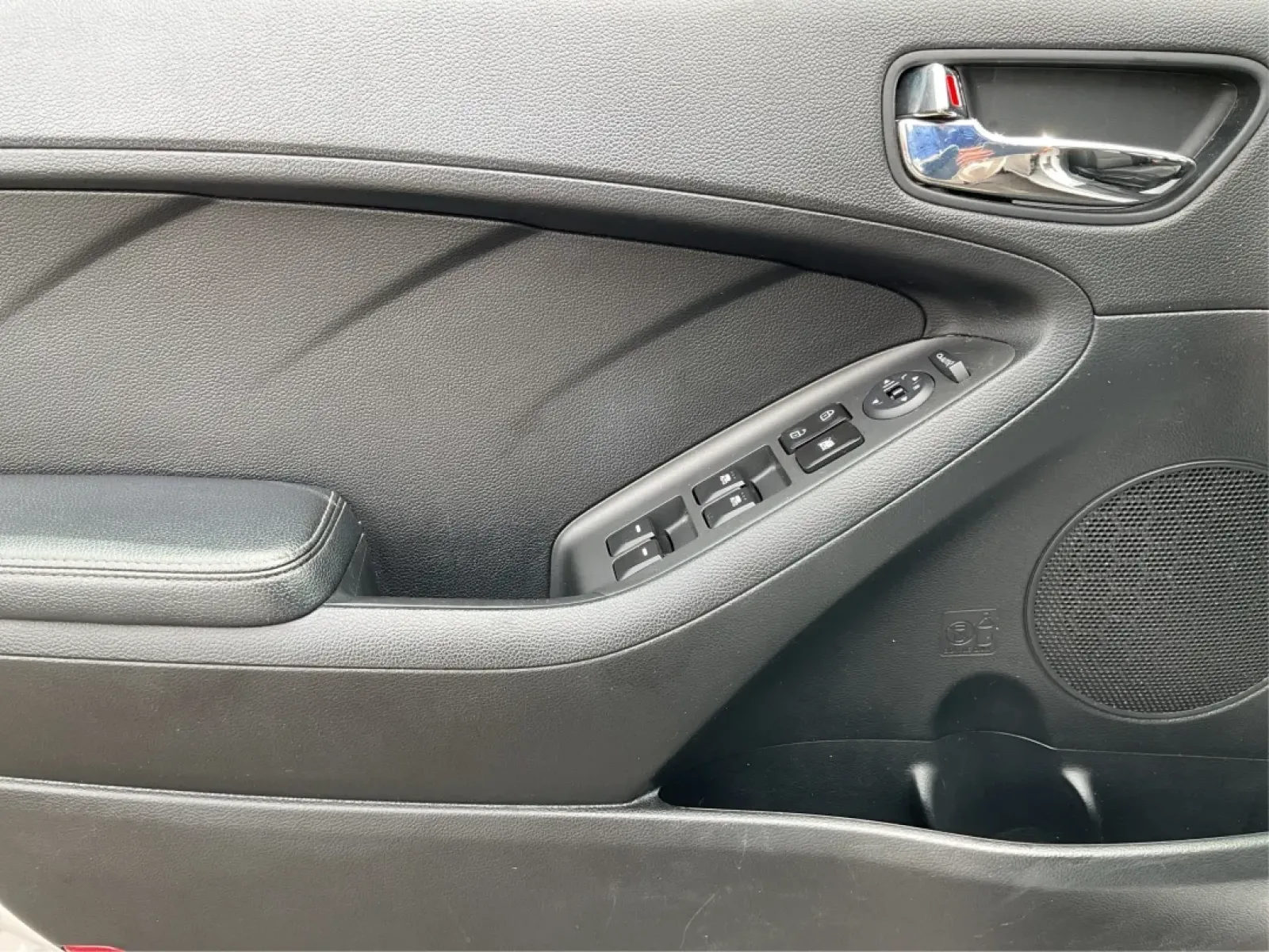 2014 Kia Forte EX (KNAFX5A88E5) with an 2L I-4 gasoline direct injection engine, located at 401 Woodman Dr, Riverside, OH, 45431, (937) 908-9800, 39.760899, -84.123421 - 2014 Kia Forte EX - Photo#17