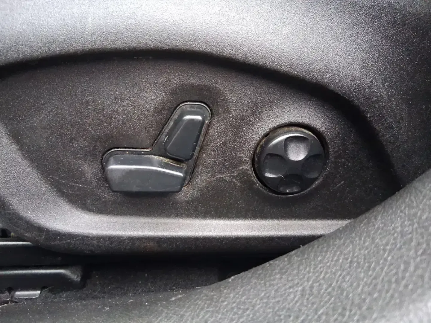 2016 Jeep Renegade Trailhawk (ZACCJBCT5GP) with an Tigershark MultiAir 2.4L I-4 variable valve contro engine, 9A transmission, located at 401 Woodman Dr, Riverside, OH, 45431, (937) 908-9800, 39.760899, -84.123421 - Weekend escapes, snowy commutes, and everyday errands feel easier when your crossover is ready for whatever Ohio throws your way. This **2016 Jeep Renegade Trailhawk** in eye-catching **Omaha Orange** is built for drivers who want real capability in a city-friendly size-perfect for exploring MetroPa - Photo#18