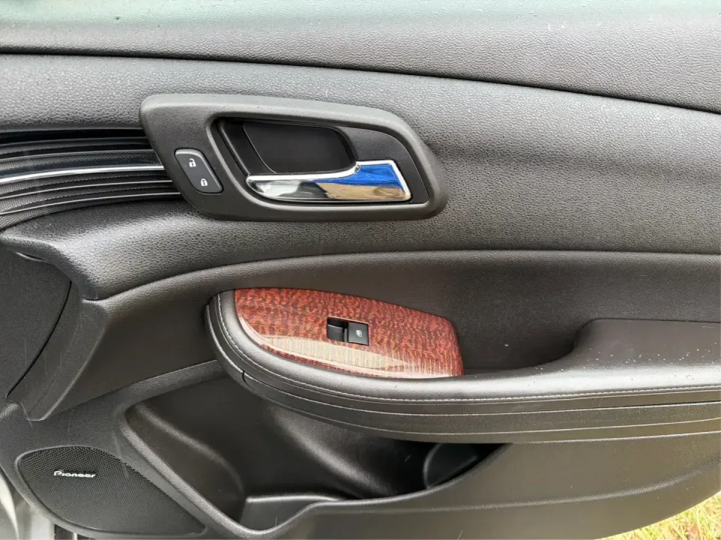 2013 Chevrolet Malibu 2LT (1G11E5SA7DF) with an ECOTEC 2.5L I-4 gasoline direct injection engine, 6-Speed Automatic transmission, located at 1099 N County Rd 25A , Troy, OH, 45373, (937) 908-9800, 40.057079, -84.212883 - Need a reliable commuter that's comfortable for I75 runs, errands around Troy, and the occasional weekend escape to Charleston Falls Preserve? This 2013 Chevrolet Malibu 2LT is the kind of practical, polished sedan that fits real life-easy to park downtown, smooth on longer drives, and roomy enough - Photo#20