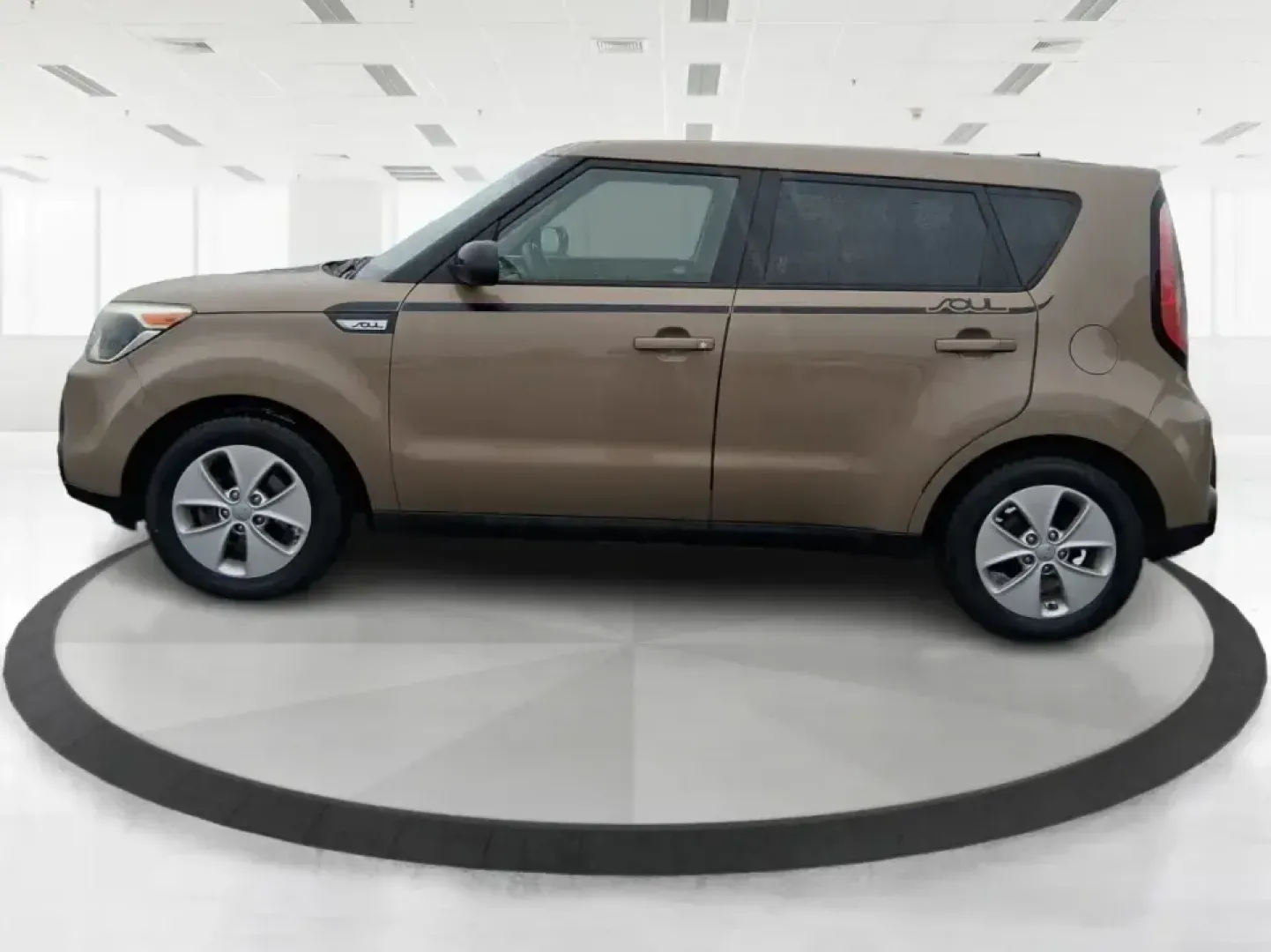 2015 Kia Soul Base (KNDJN2A25F7) with an 1.6L L4 DOHC 16V engine, located at 1099 N County Rd 25A , Troy, OH, 45373, (937) 908-9800, 40.057079, -84.212883 - Picture your next week in Troy: an easy commute up N County Rd 25A, a quick grocery run near the Miami County Fairgrounds, and a Saturday drive down I75 for a Dayton day trip-without stressing over parking, fuel costs, or tight cargo space. This 2015 Kia Soul Base is built for real life, making it a - Photo#5