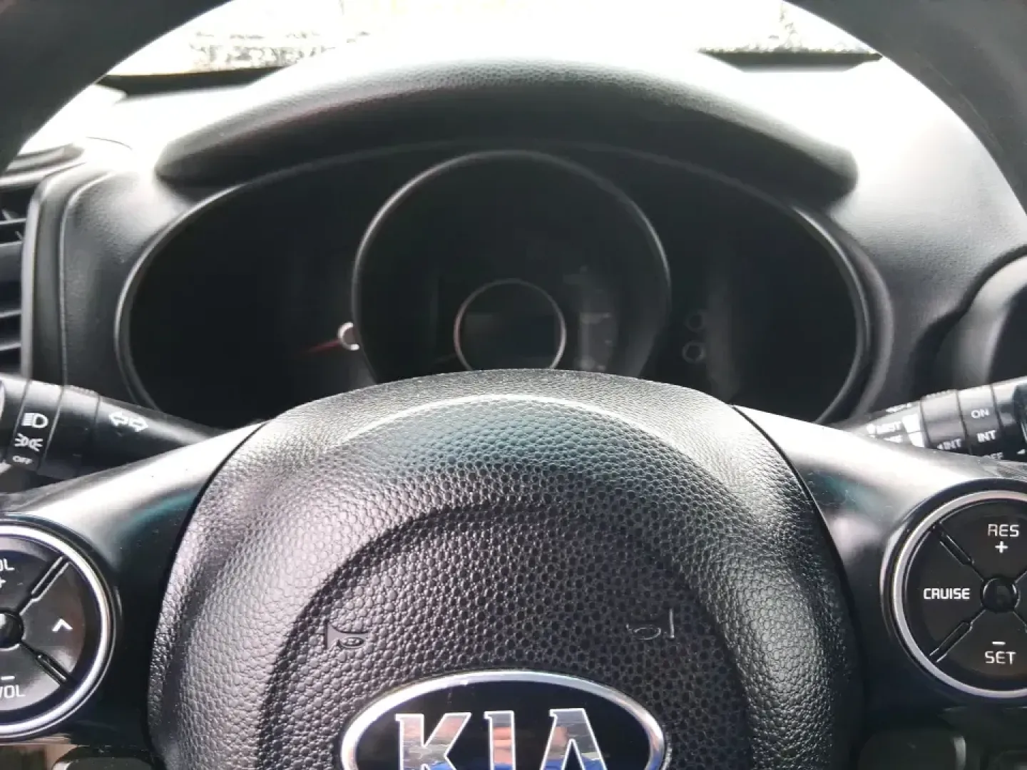 2015 Kia Soul Base (KNDJN2A25F7) with an 1.6L L4 DOHC 16V engine, located at 1099 N County Rd 25A , Troy, OH, 45373, (937) 908-9800, 40.057079, -84.212883 - Picture your next week in Troy: an easy commute up N County Rd 25A, a quick grocery run near the Miami County Fairgrounds, and a Saturday drive down I75 for a Dayton day trip-without stressing over parking, fuel costs, or tight cargo space. This 2015 Kia Soul Base is built for real life, making it a - Photo#15