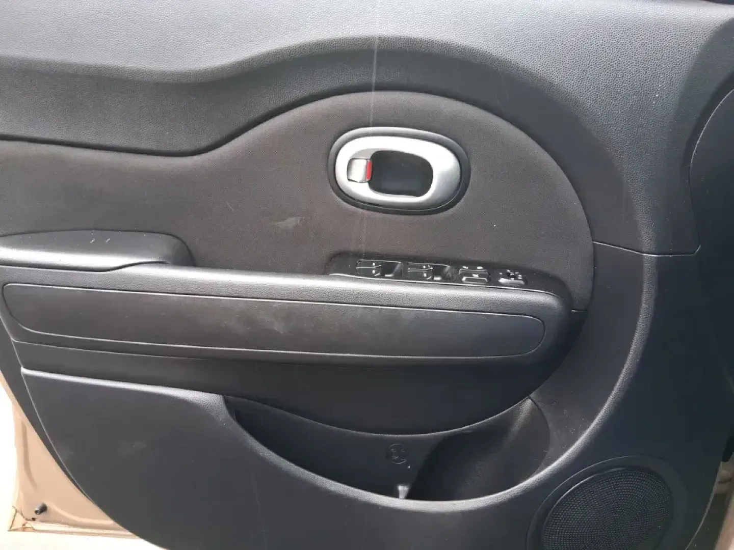 2015 Kia Soul Base (KNDJN2A25F7) with an 1.6L L4 DOHC 16V engine, located at 1099 N County Rd 25A , Troy, OH, 45373, (937) 908-9800, 40.057079, -84.212883 - Picture your next week in Troy: an easy commute up N County Rd 25A, a quick grocery run near the Miami County Fairgrounds, and a Saturday drive down I75 for a Dayton day trip-without stressing over parking, fuel costs, or tight cargo space. This 2015 Kia Soul Base is built for real life, making it a - Photo#17